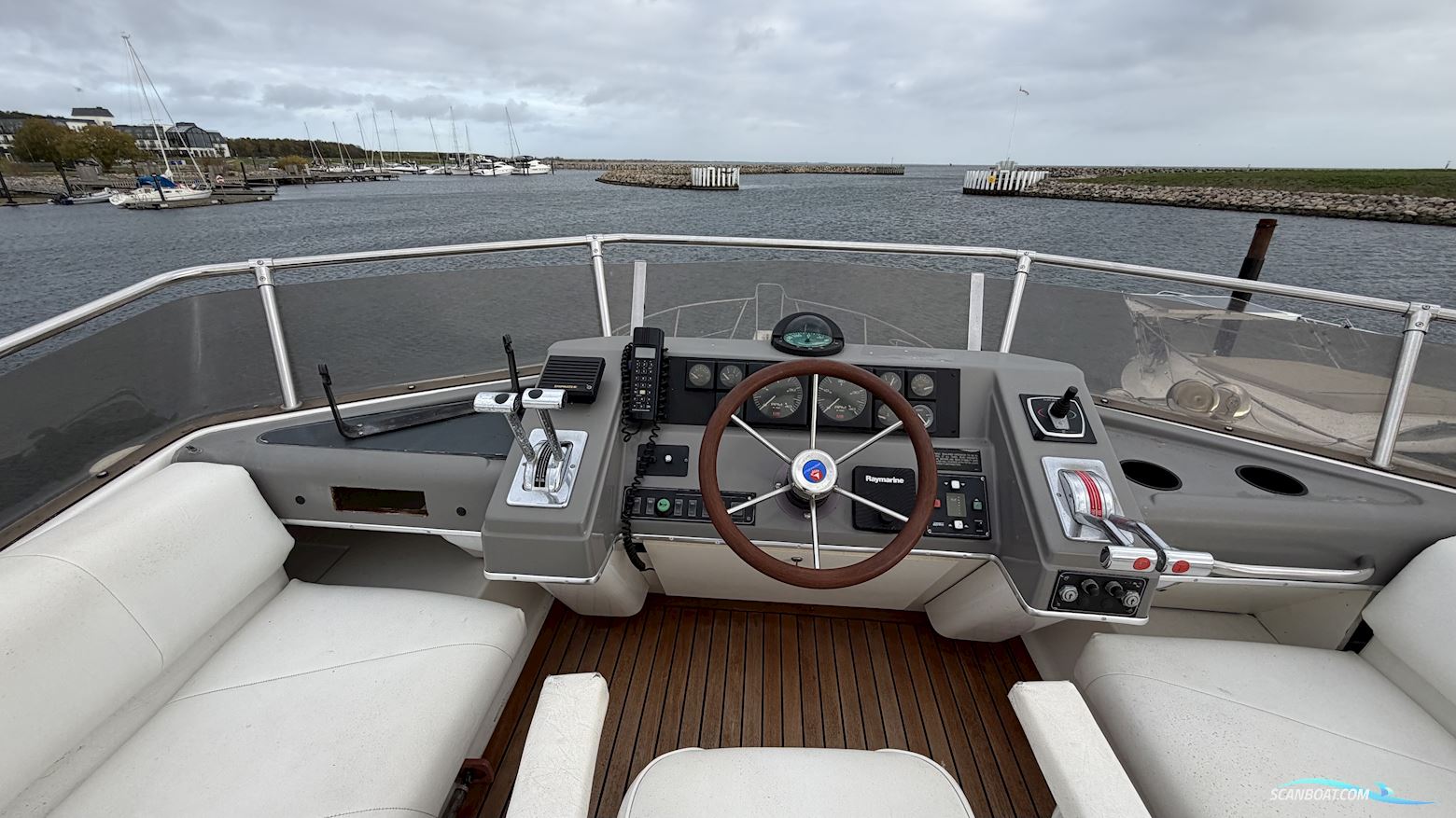 Bayliner 3688 Fly