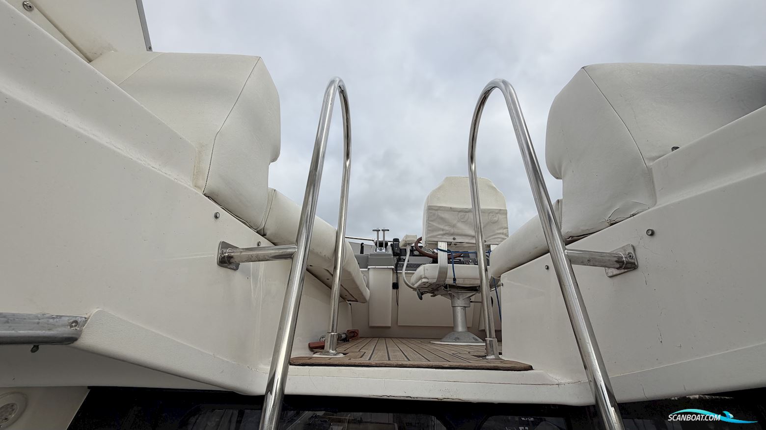Bayliner 3688 Fly