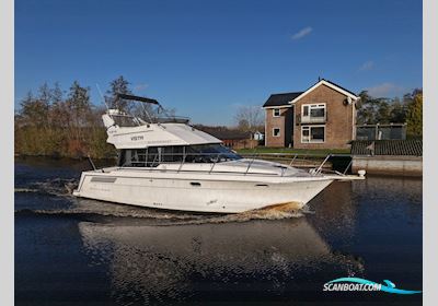 Bayliner 3688 Flybridge Motorboten 1992, met HINO/US Marine motor, The Netherlands