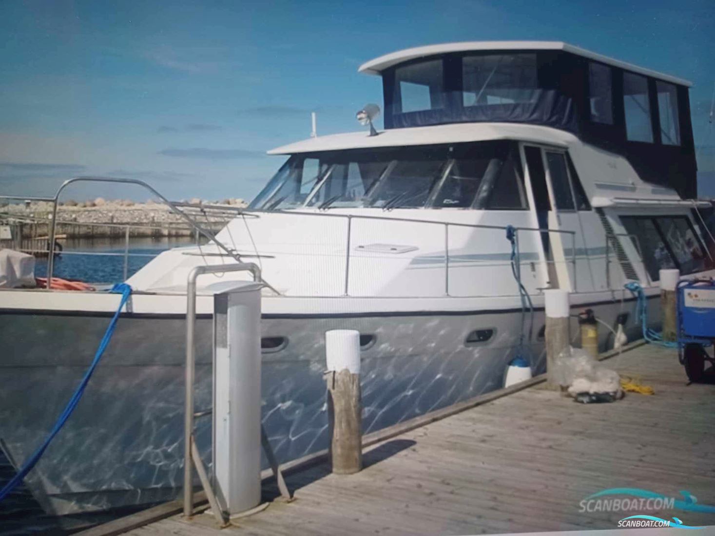 Bayliner 4588 Motorboten 1990, met Hino w06d-ti motor, Denemarken