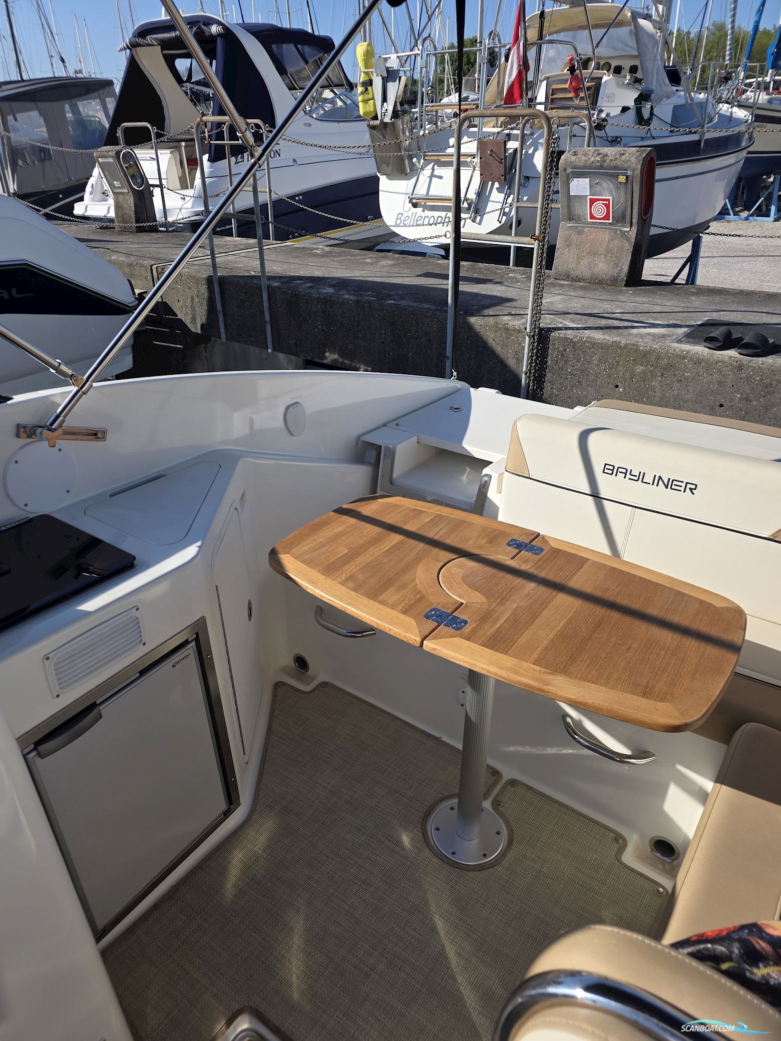 Bayliner 742CU