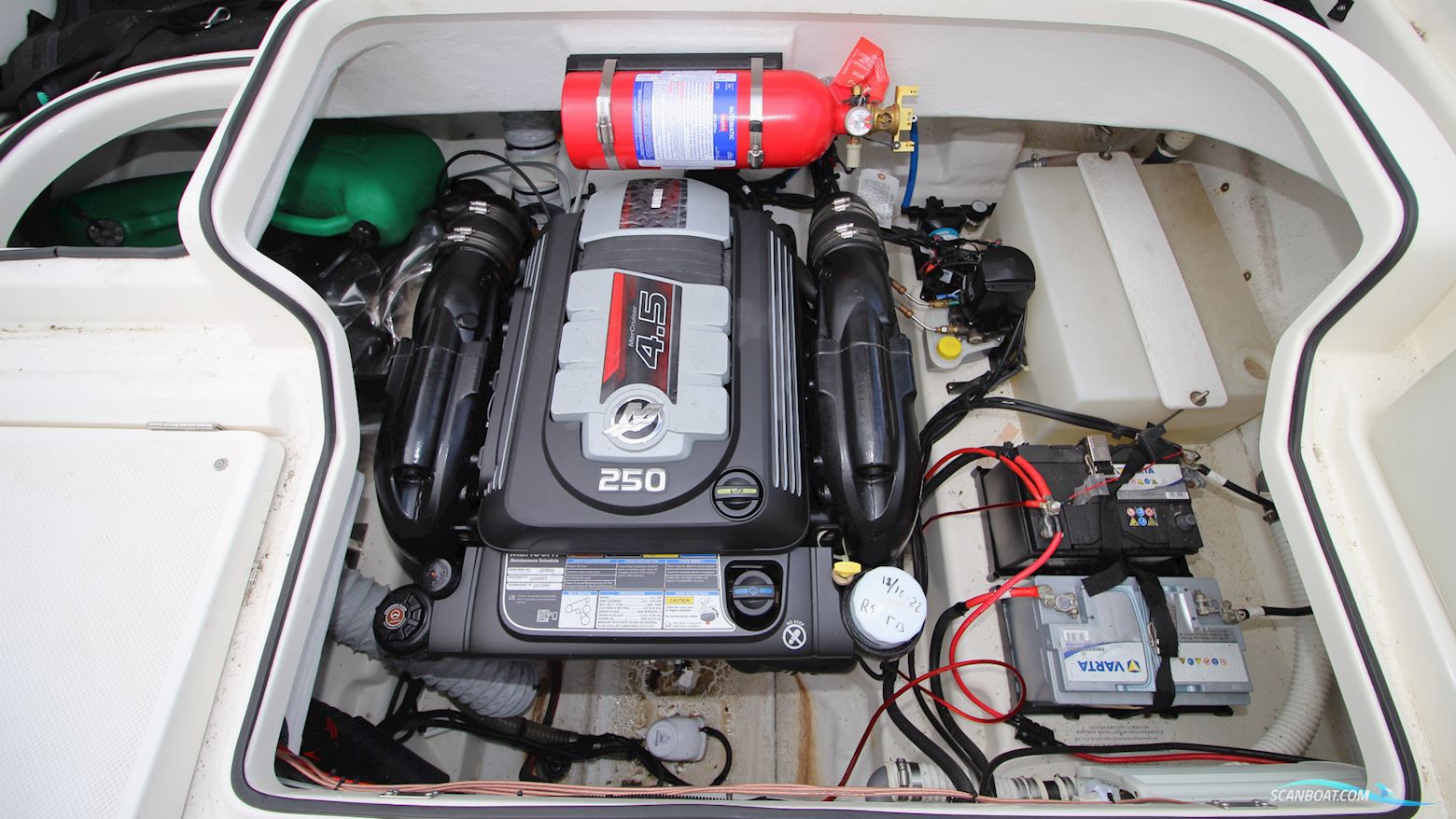 Bayliner 742R Cuddy