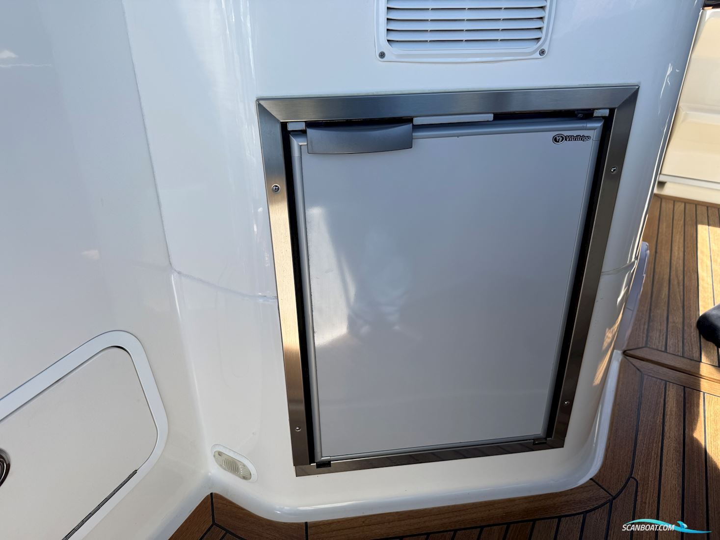 Bayliner 842