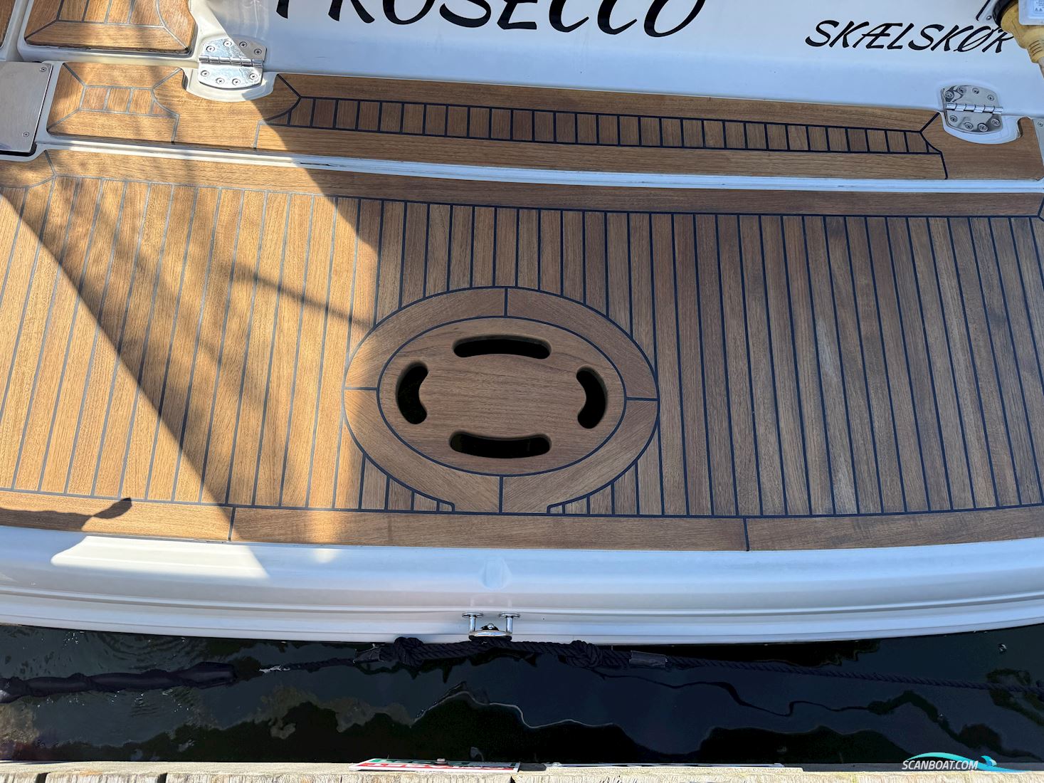 Bayliner 842