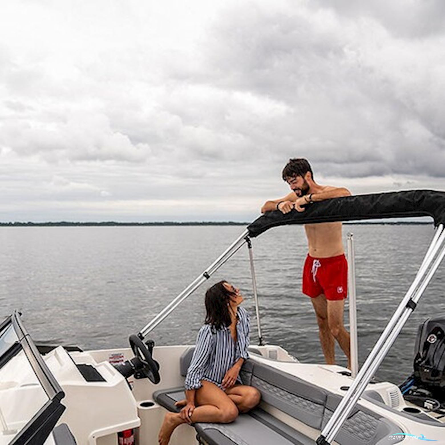 Bayliner M17 Med 100 hk Mercury-Efi 4 Takt 2,1L