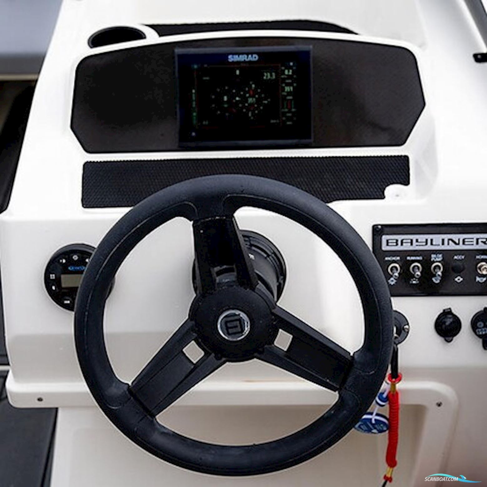 Bayliner M17 Med 100 hk Mercury-Efi 4 Takt 2,1L