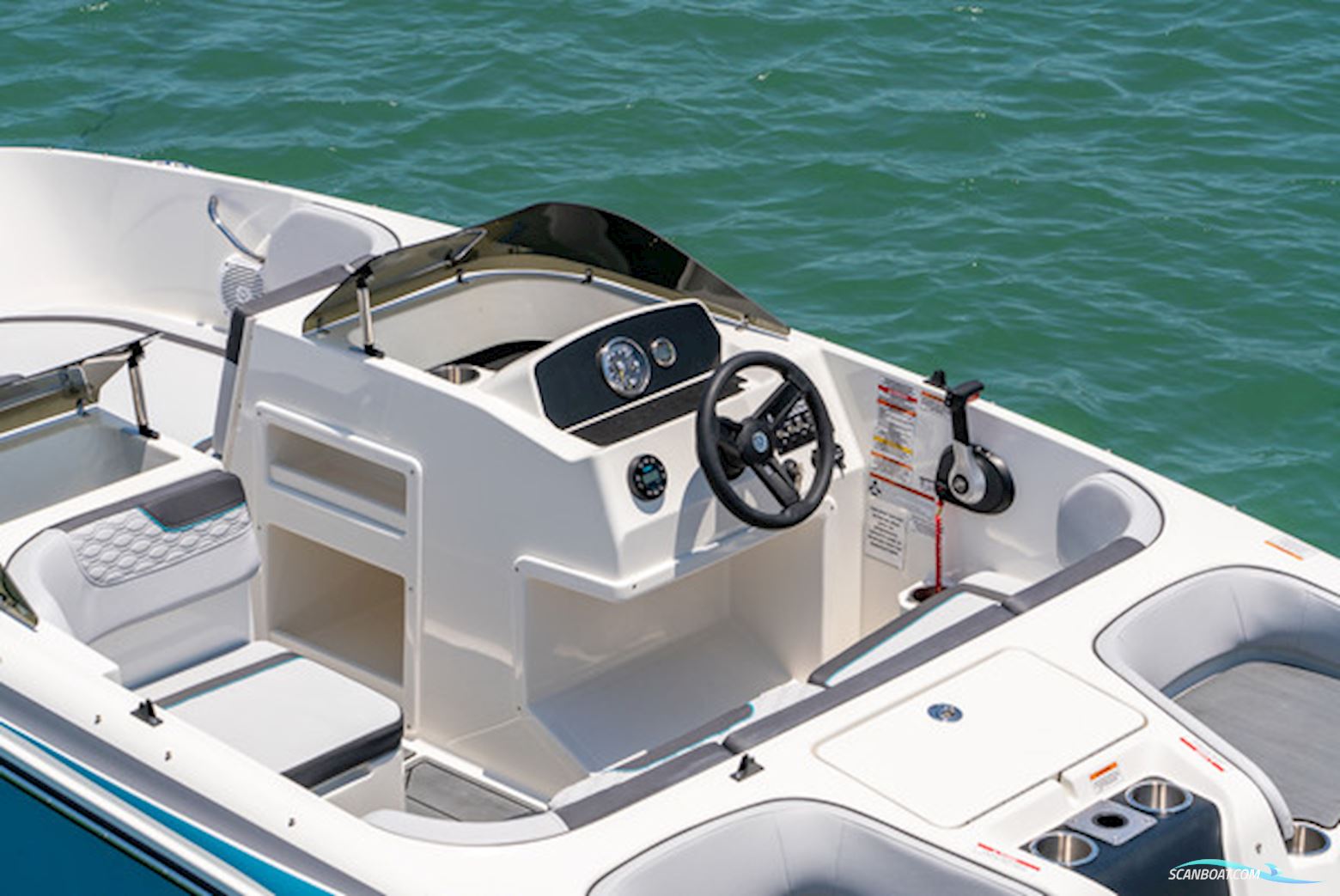Bayliner M17