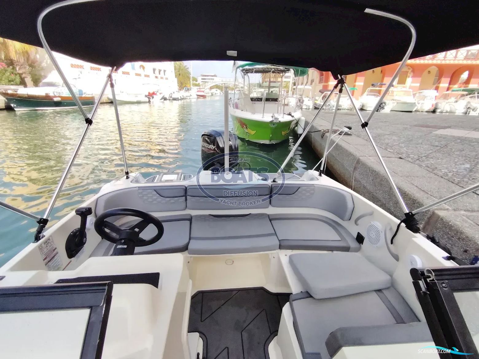 Bayliner M17