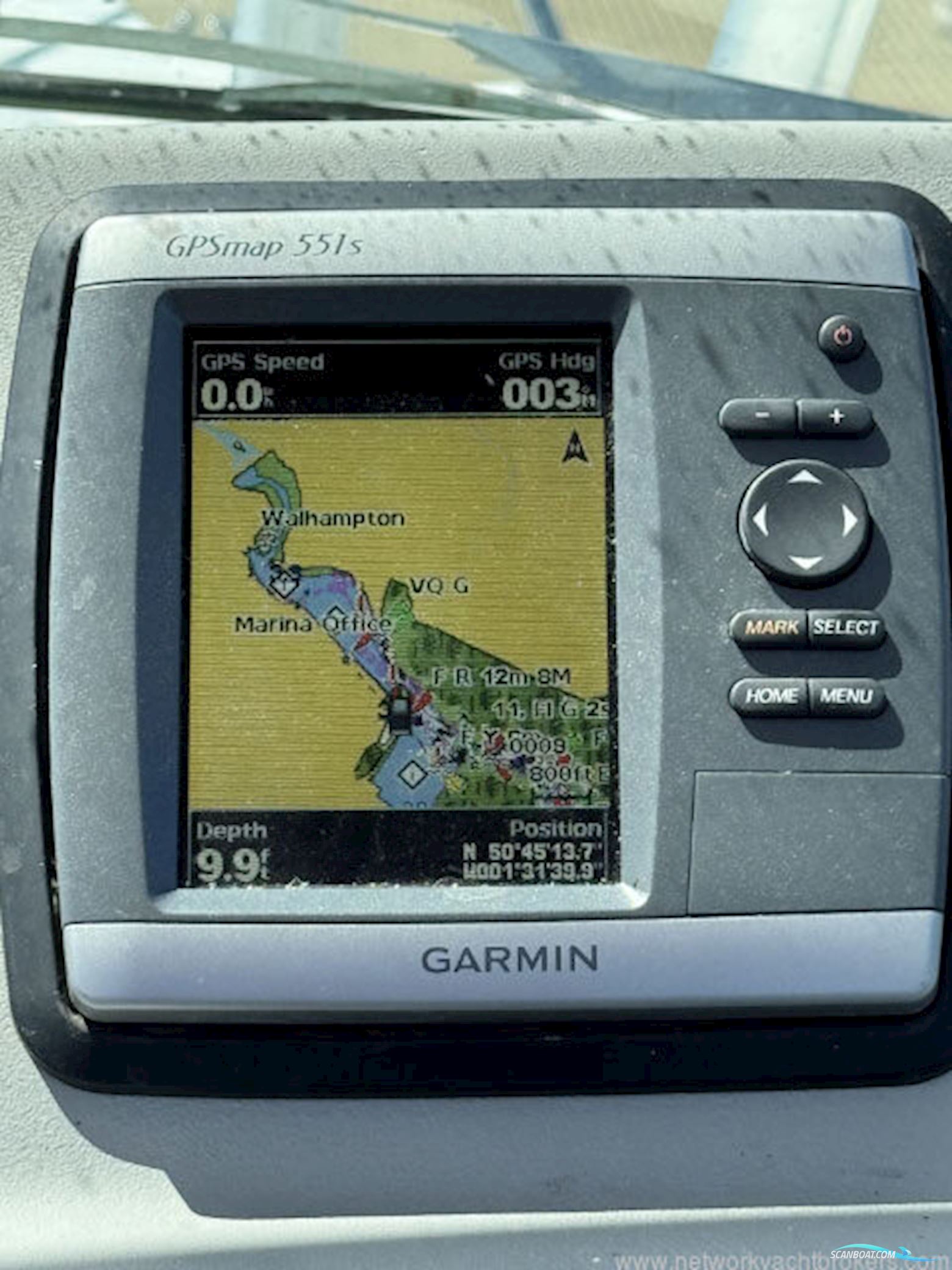 Bayliner Trophy 2102 walkaround