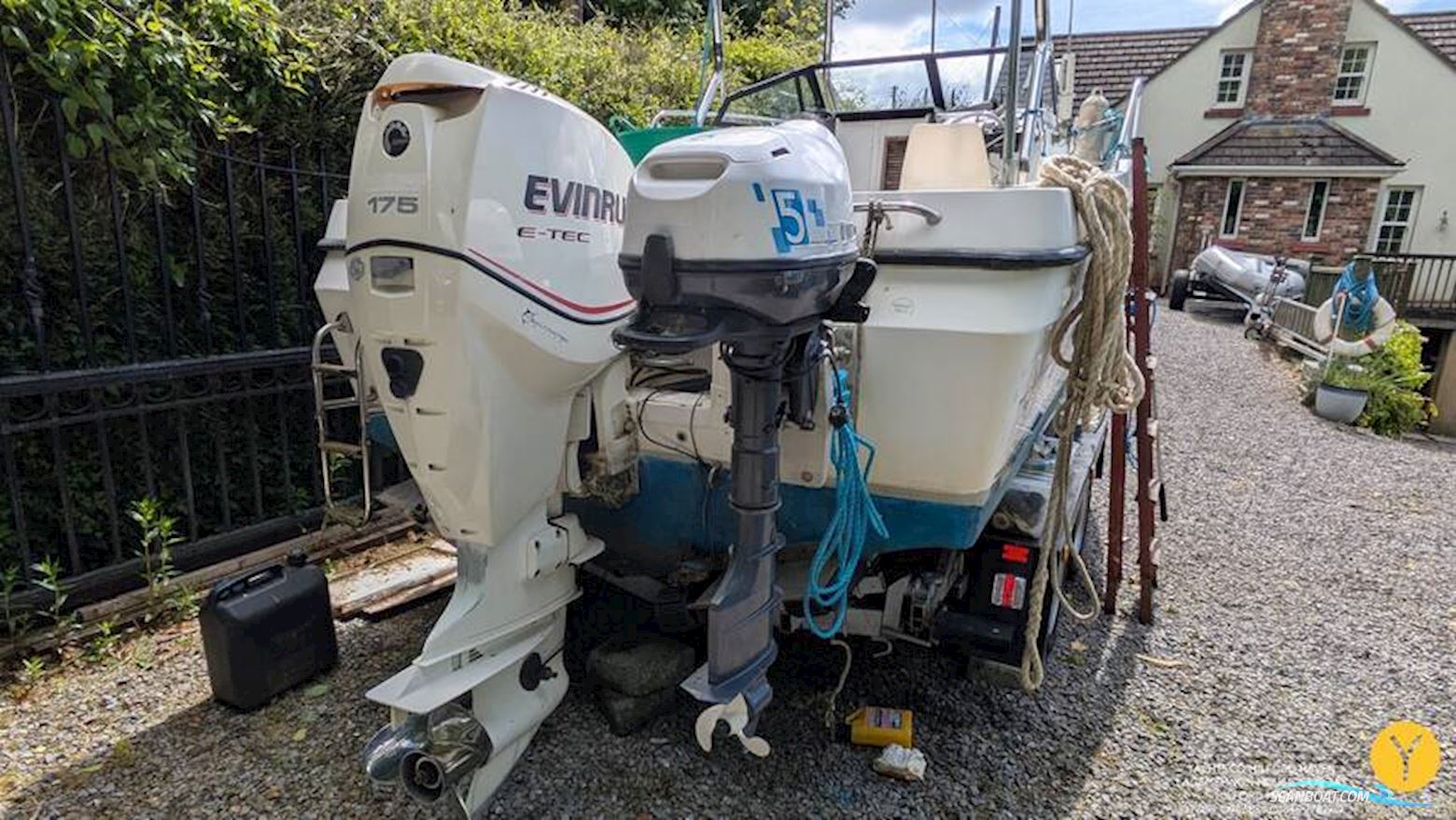 Bayliner Trophy Walkaround 2102