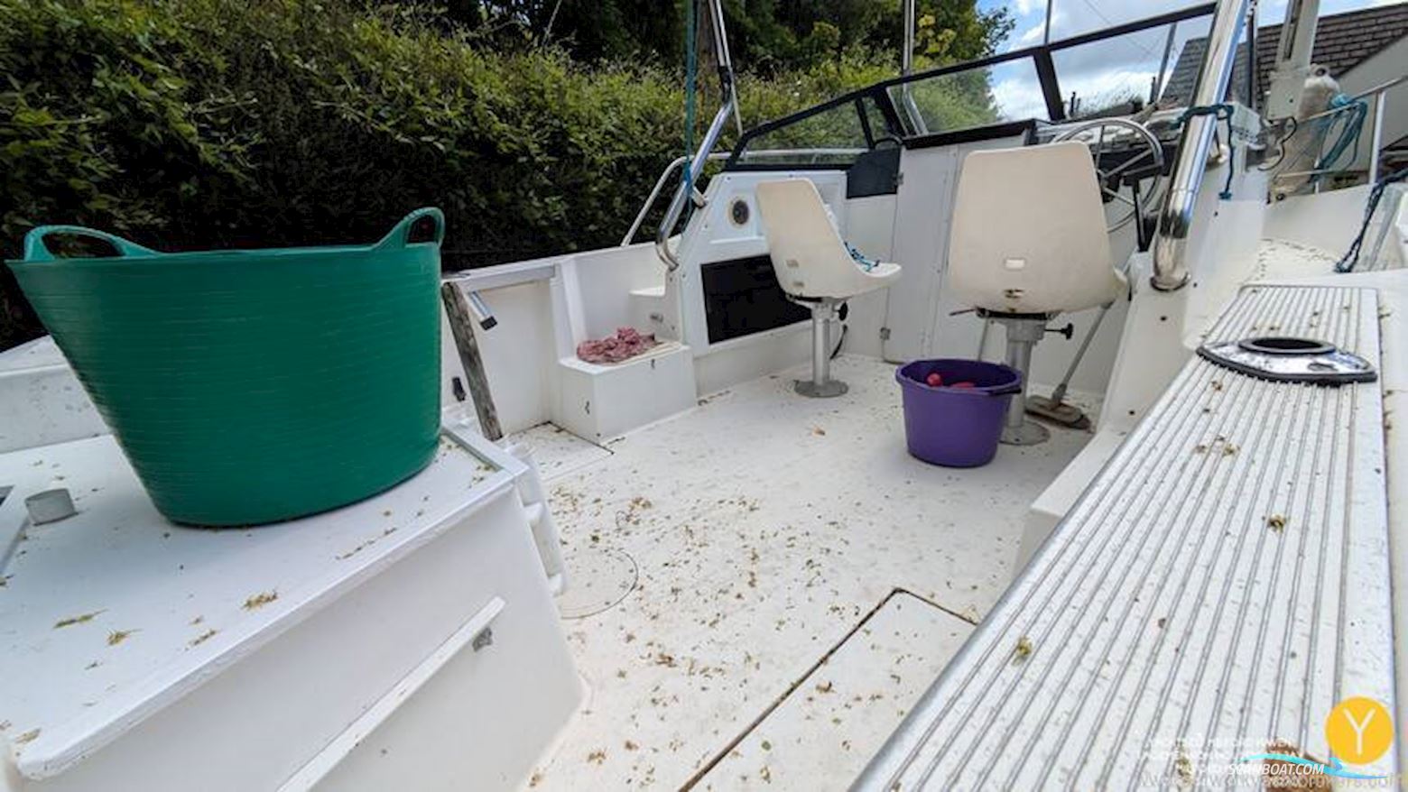 Bayliner Trophy Walkaround 2102