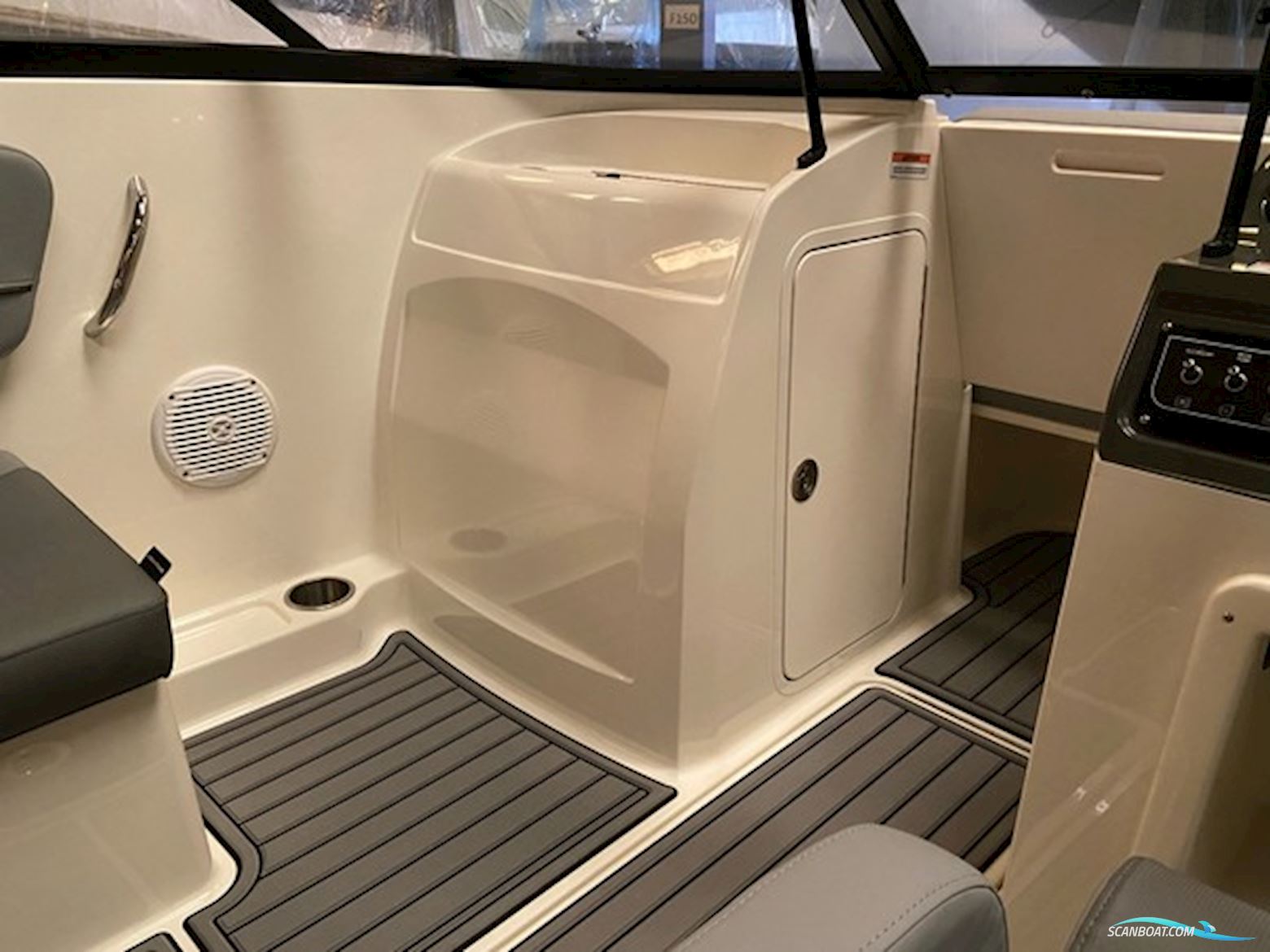 Bayliner VR4 Bowrider OB, Mercury F115 CT