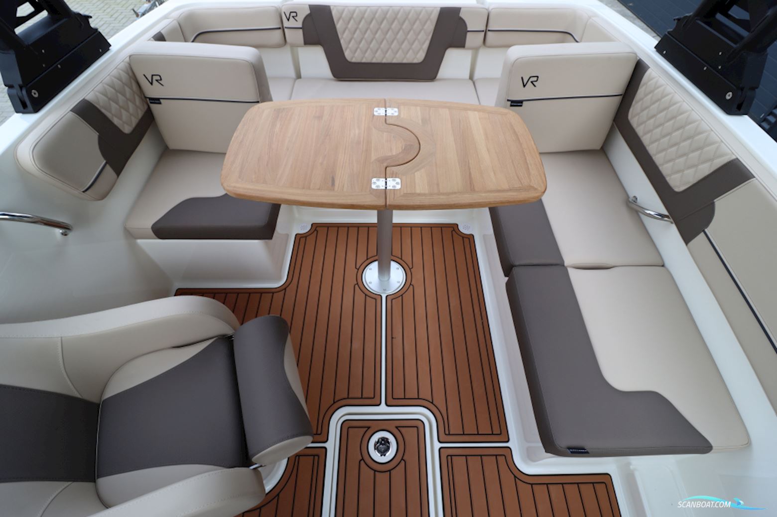 Bayliner VR4 Outboard
