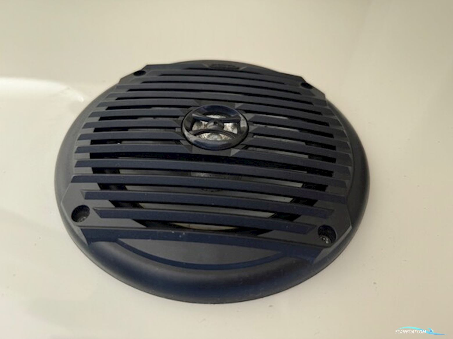 Bayliner VR5 Bowrider Med F115 Mercury-Efi XL Proxs CT - Solgt