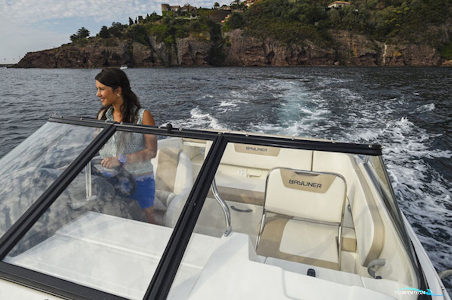 Bayliner VR5 Cuddy med Mercruiser sterndrive