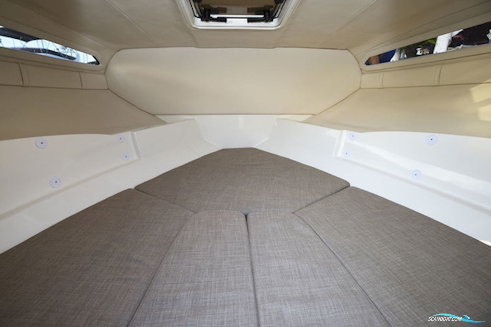 Bayliner VR5 Cuddy med Mercruiser sterndrive