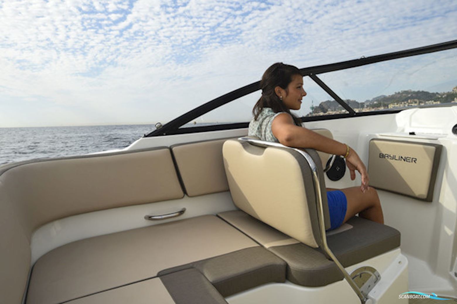 Bayliner VR5 Cuddy med Mercruiser sterndrive