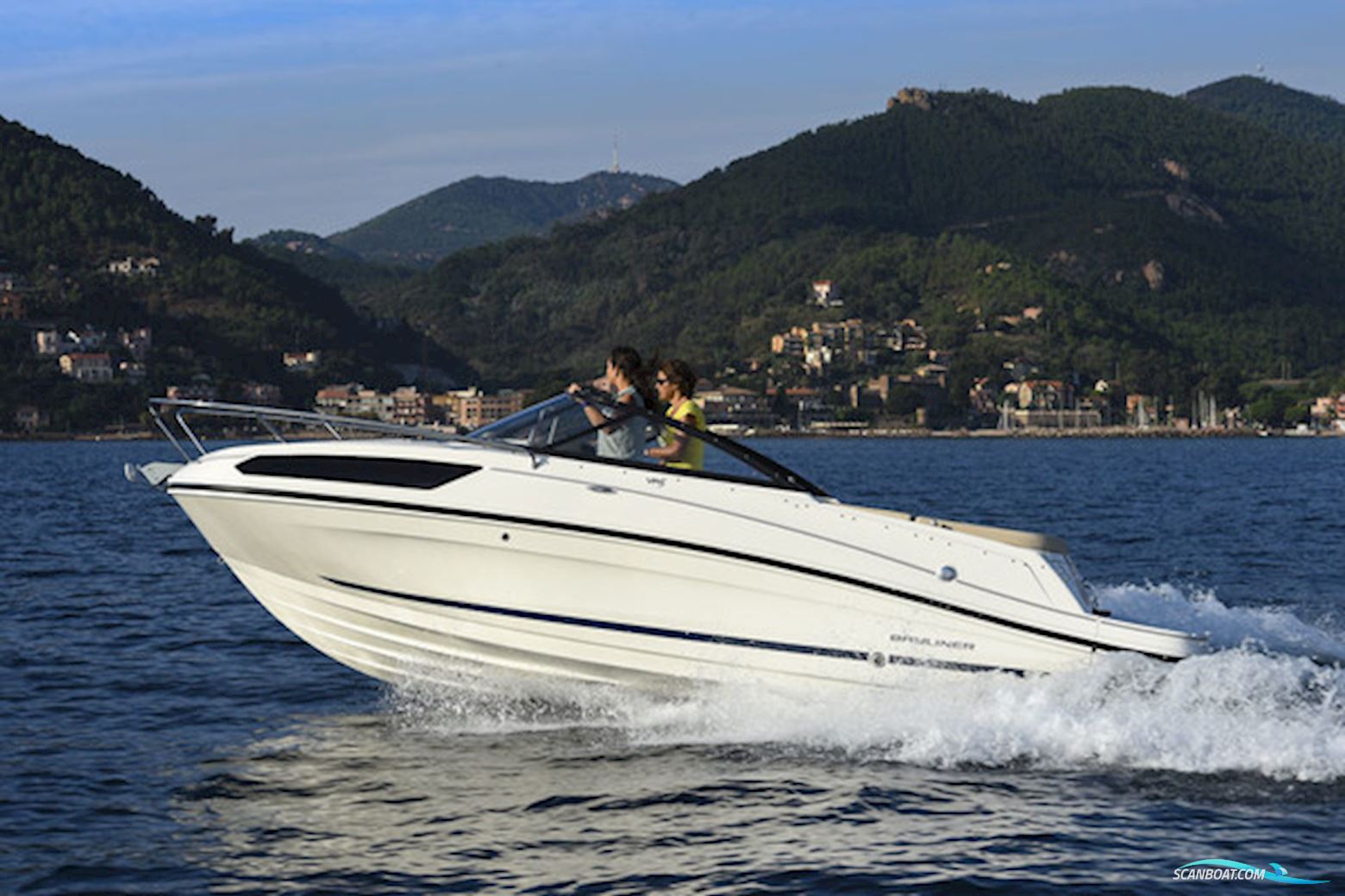 Bayliner VR5 Cuddy med Mercruiser sterndrive