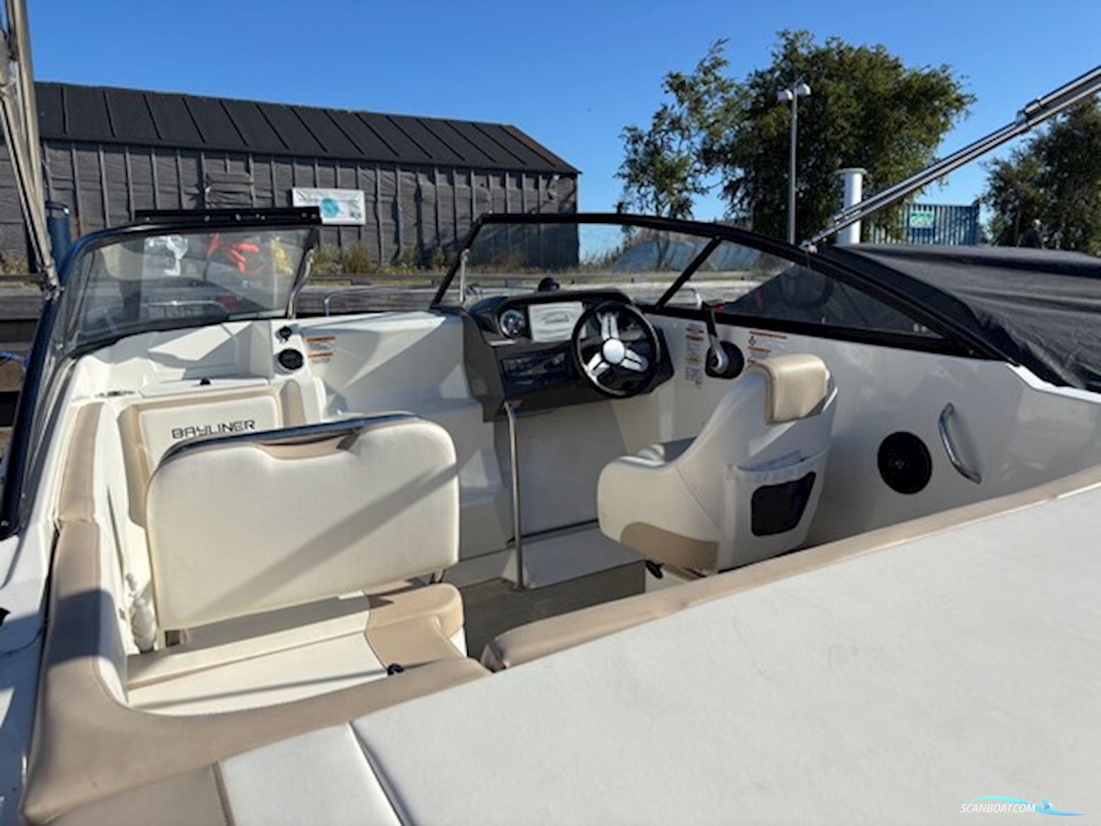 Bayliner VR5 Cuddy – Mercury 150 hk – 2018