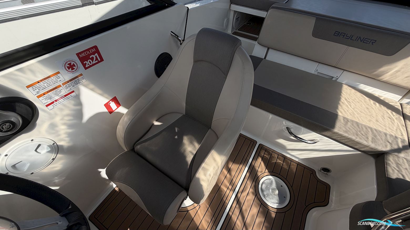 Bayliner VR5 Cuddy