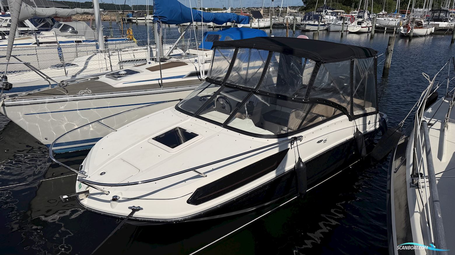 Bayliner VR5 Cuddy