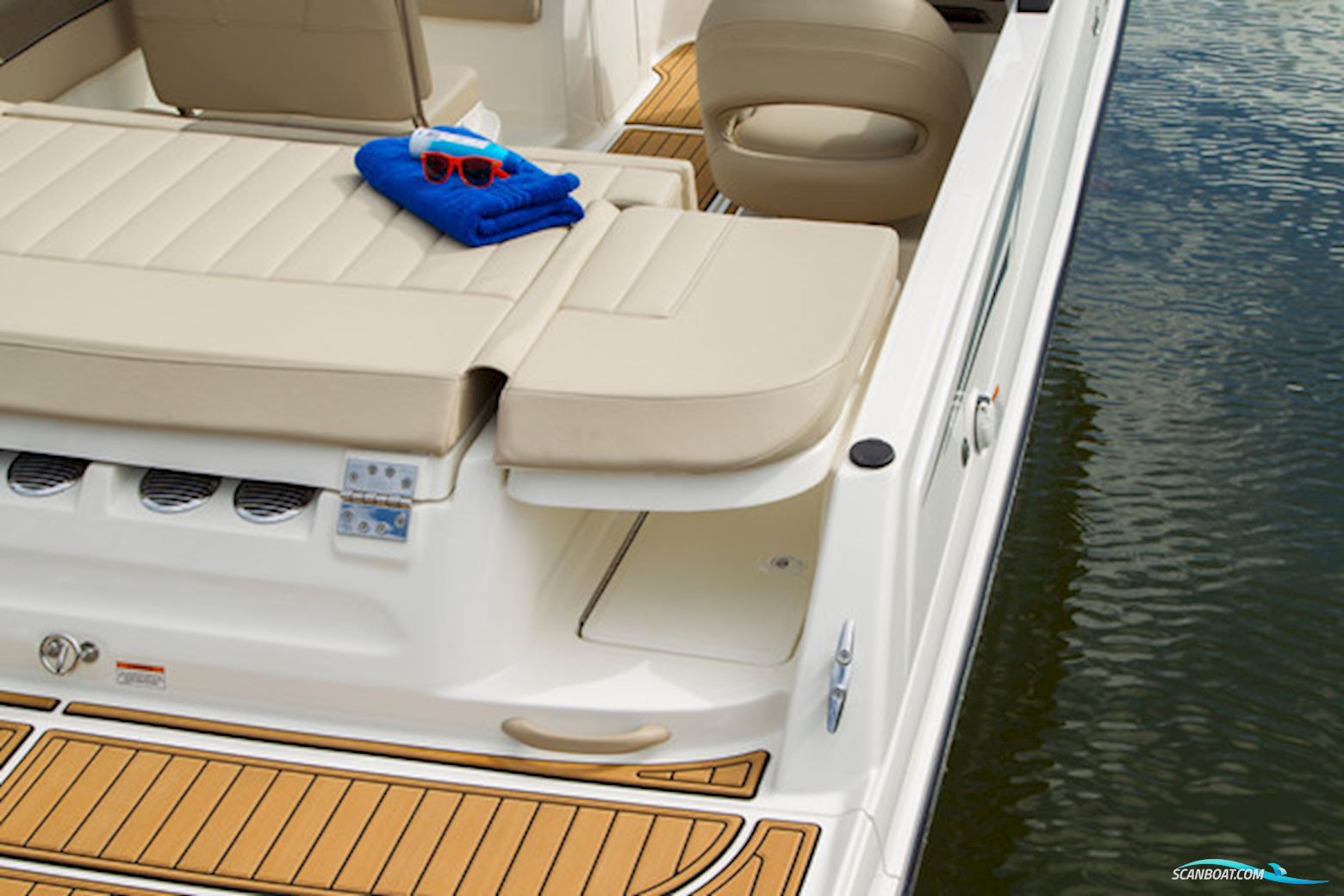 Bayliner VR5 med MerCruiser sterndrive