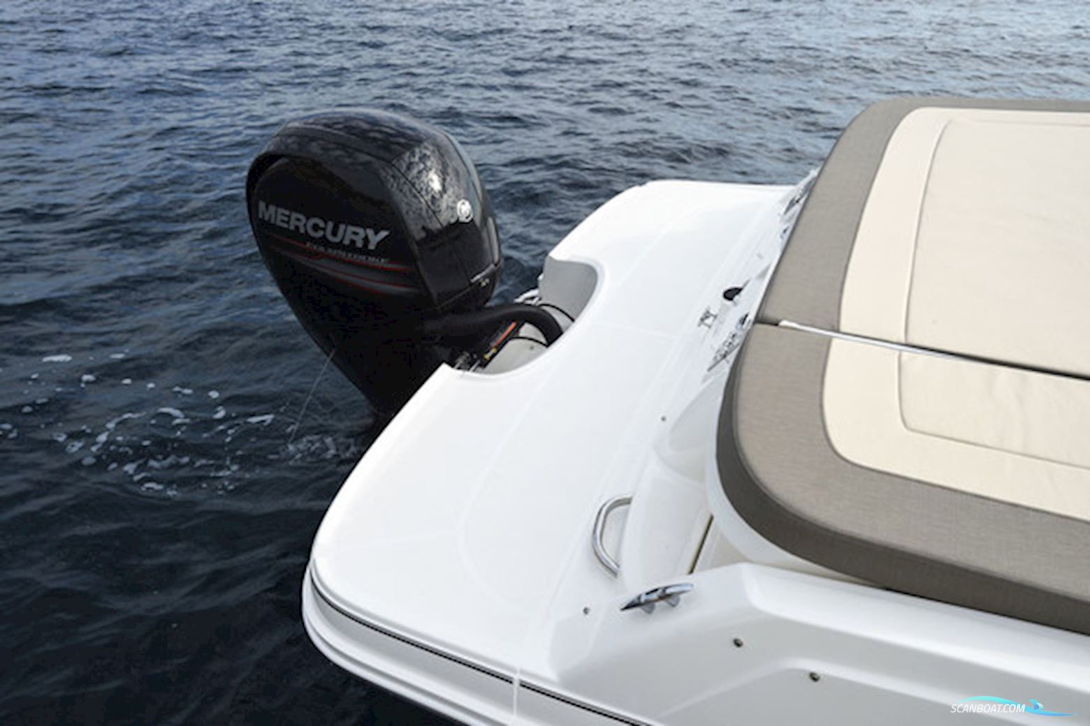 Bayliner VR5 OB Cuddy