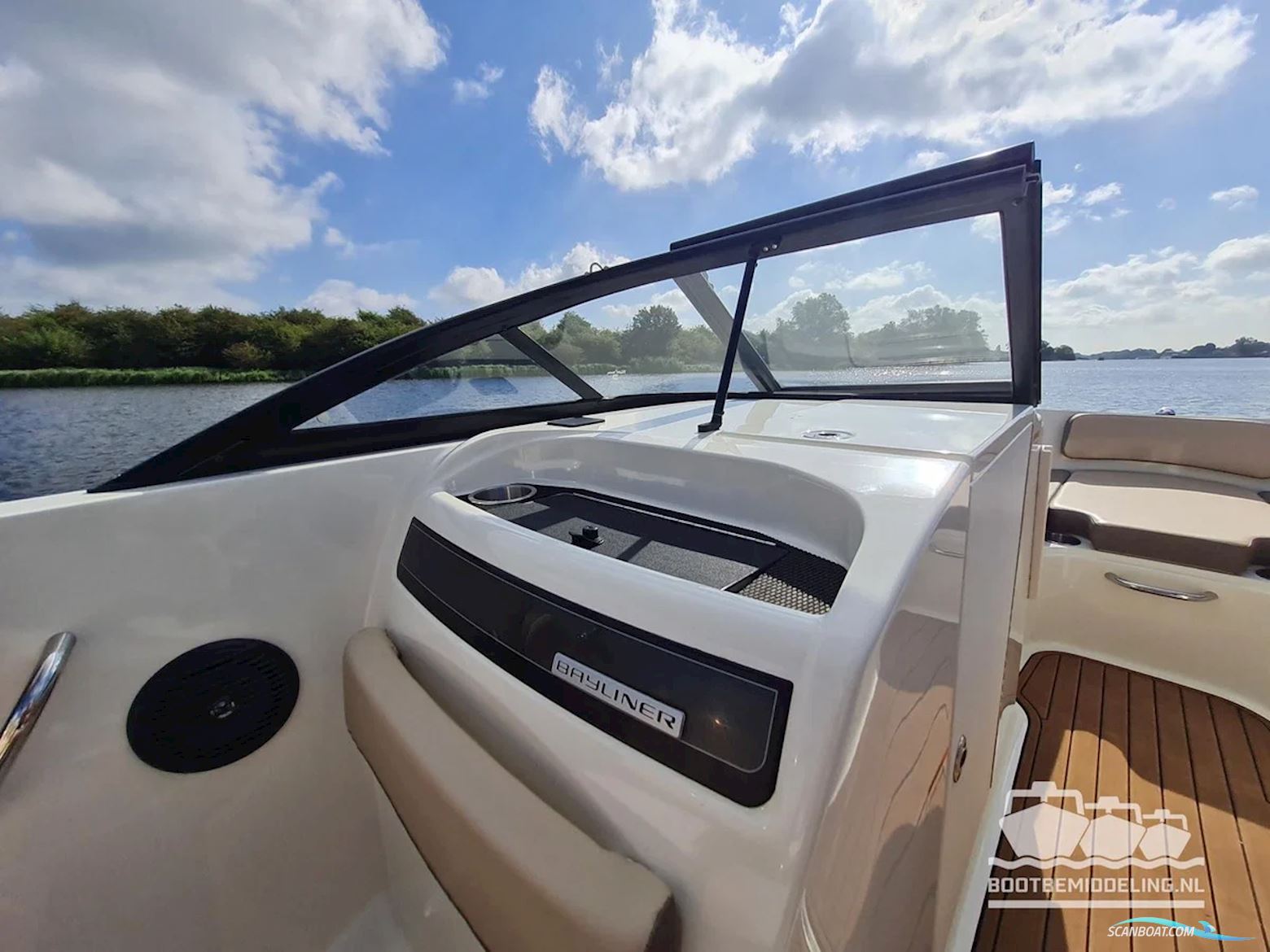 Bayliner VR6 Bowrider