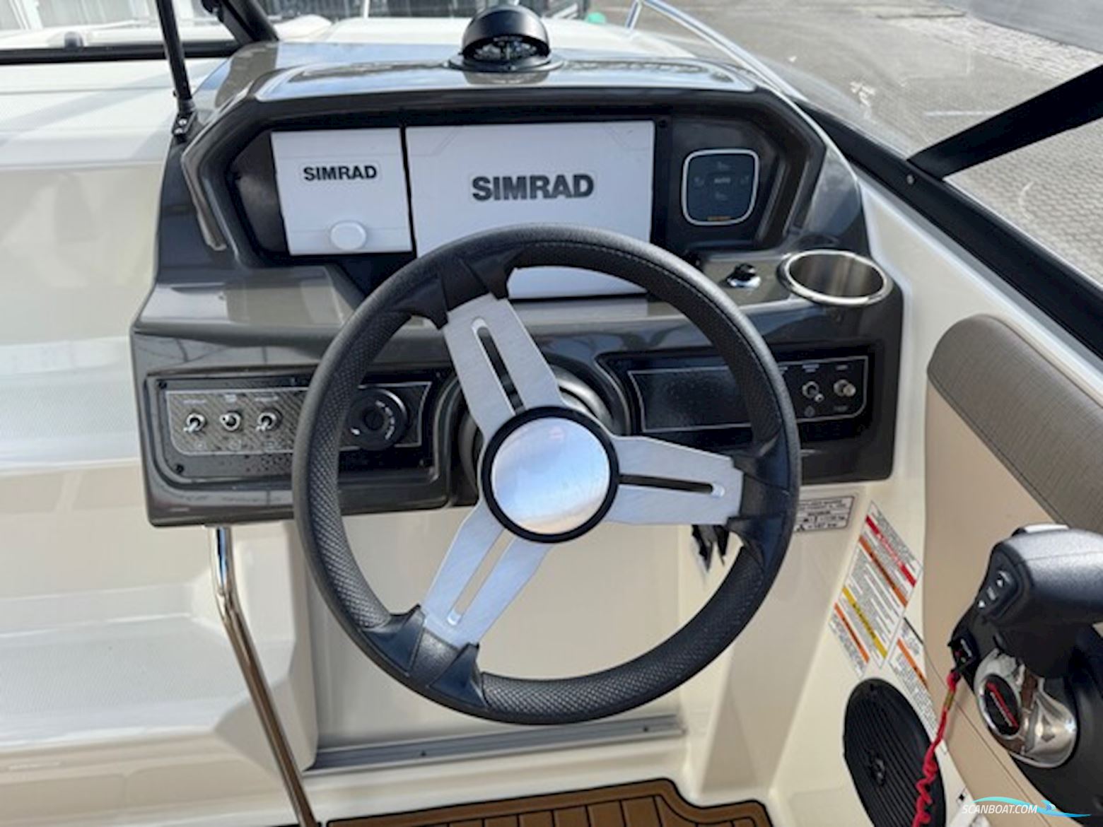 Bayliner VR6 Cuddy med F200 Mercury-EFI 4 takt DS XL V6 3,4L - Anvisningssalg.