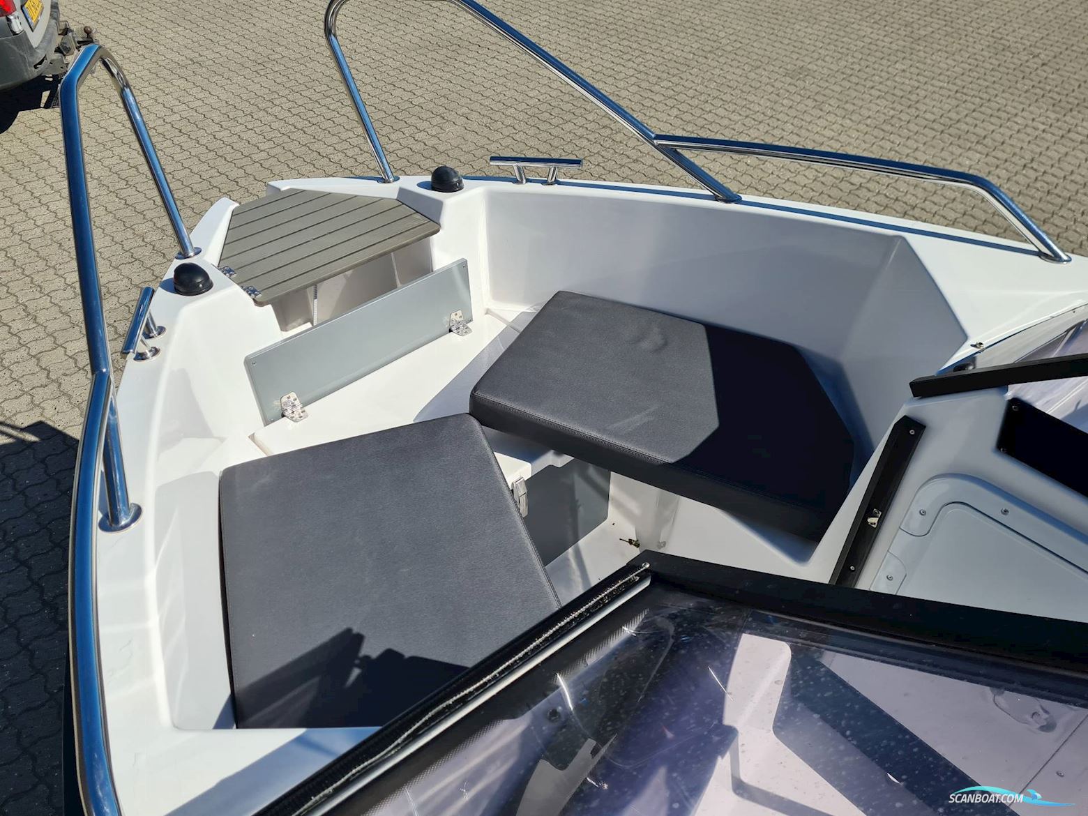 Bella 500 BR - 80 HK Mercury/Udstyr