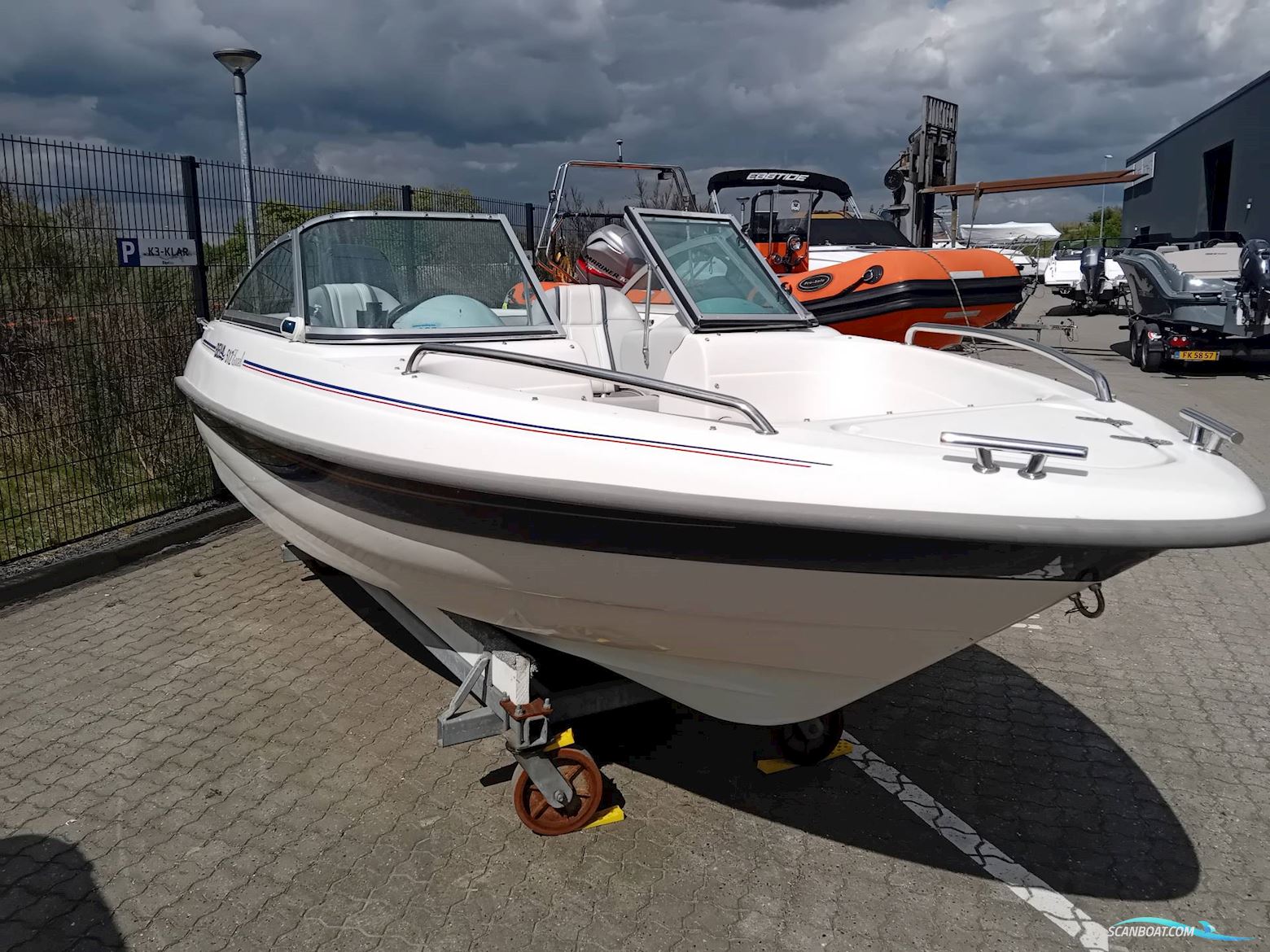 Bella 512 Excel Bowrider m/100hk Mercury 4-Takt Efi