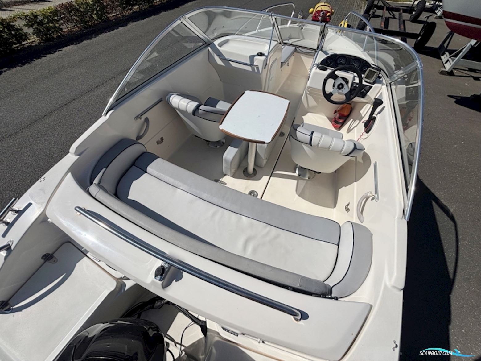 Bella 530 Excel Bowrider