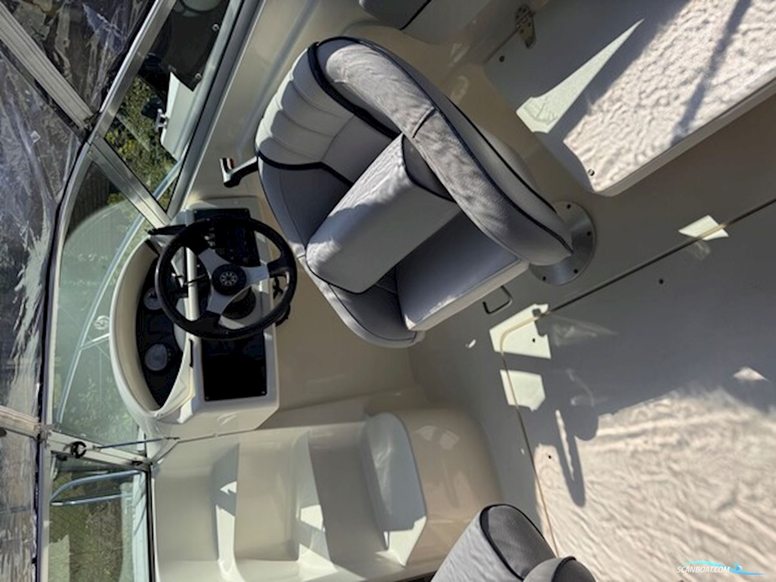 Bella 620 DC – 2005 Med Mercury 115 HK Efi – 2018 • Super Velholdt Kvalitets-Dagcruiser