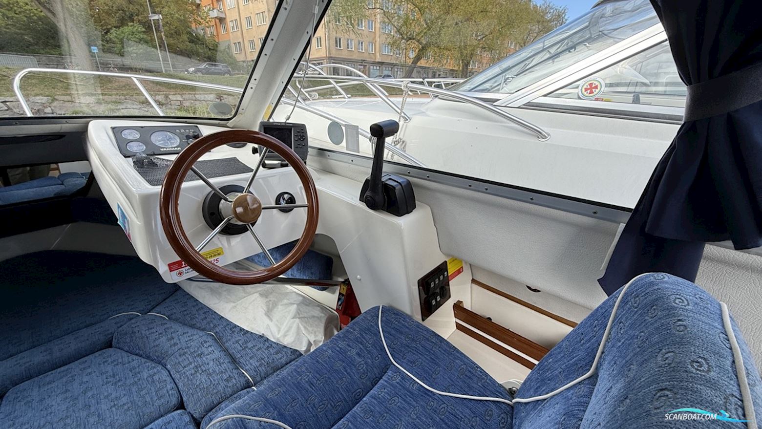 Bella 703