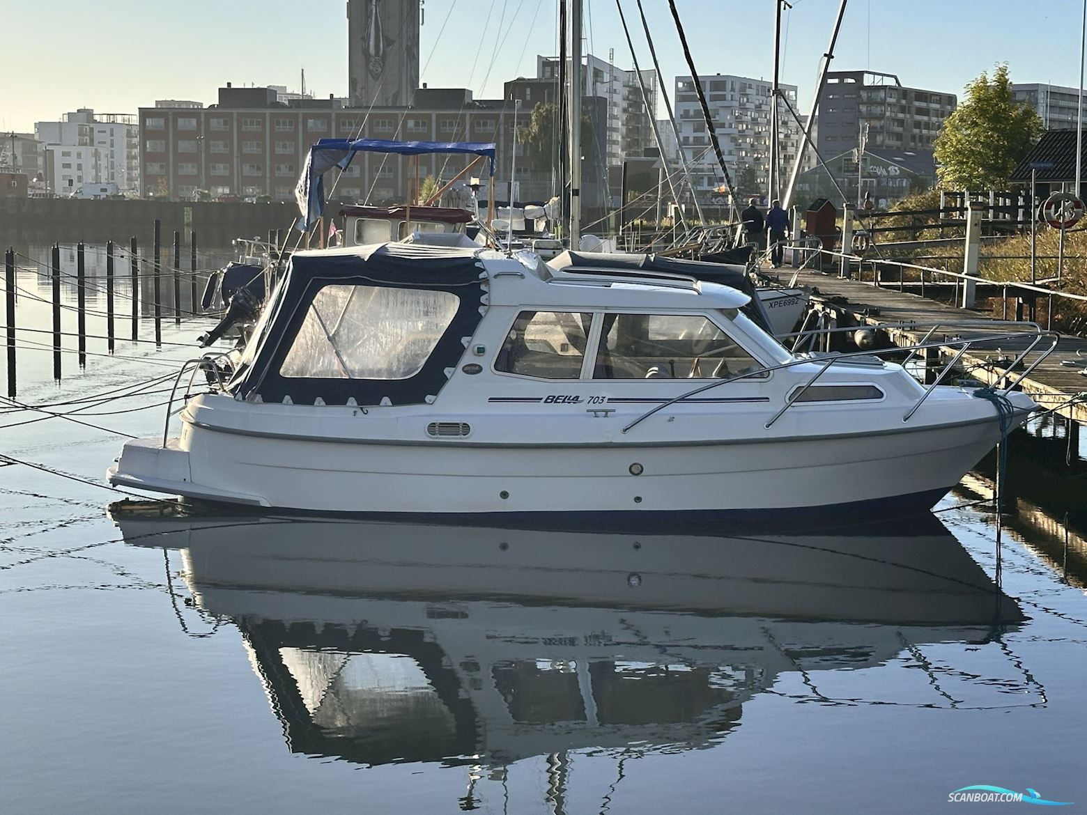 Bella 703