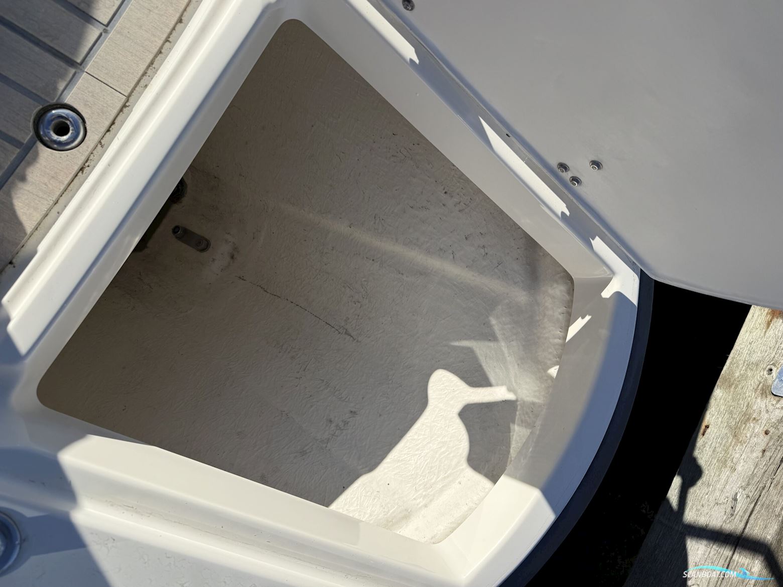 Bella 9000 Utroligt Rummelig Familiebåd