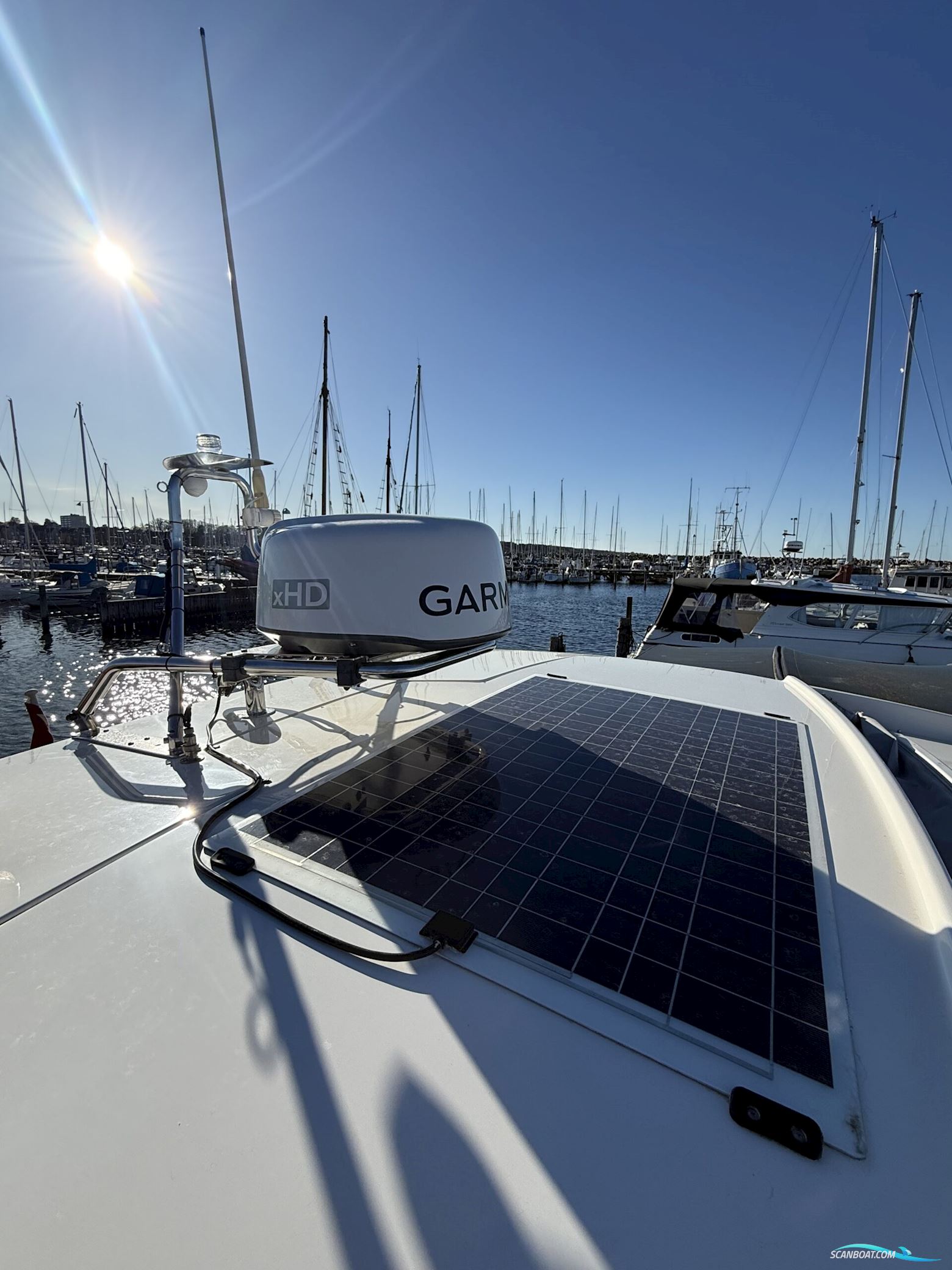 Bella 9000 Utroligt Rummelig Familiebåd