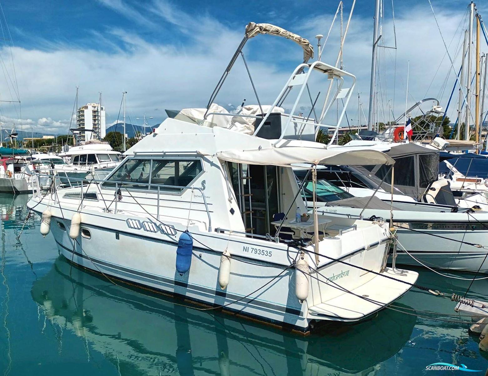 Beneteau Antares 10.20 Motorboten 1990, met Mercruiser D636TA motor, France