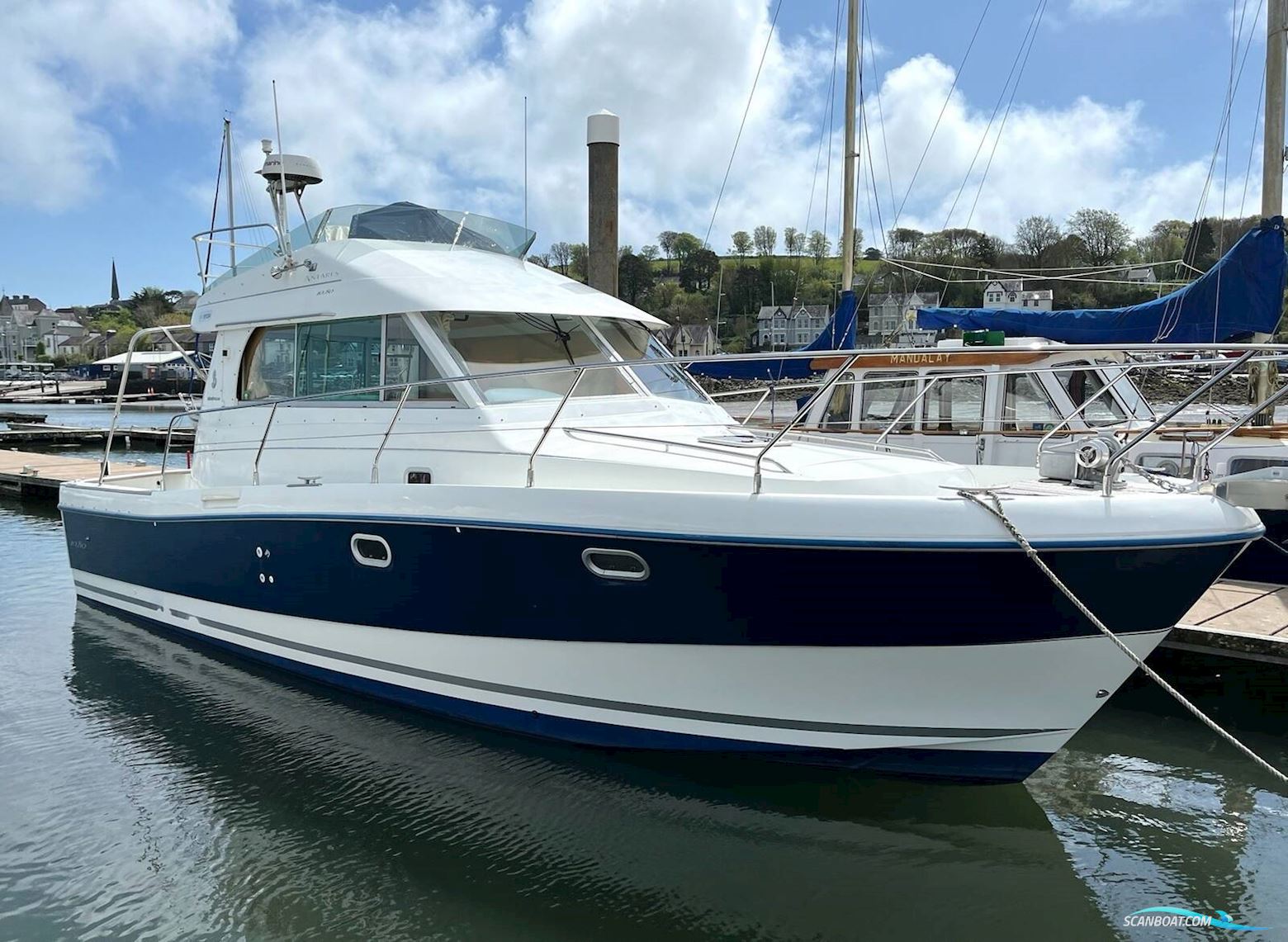 Beneteau Antares 10.80 Motorboten 2006, met Volvo motor, Ierland