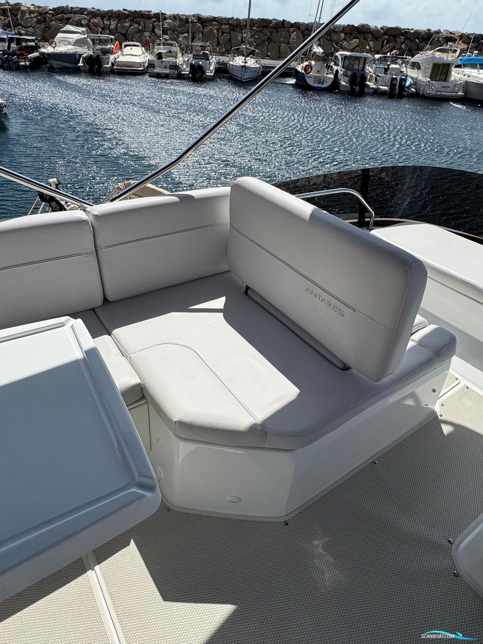 Beneteau Antares 12 Fly
