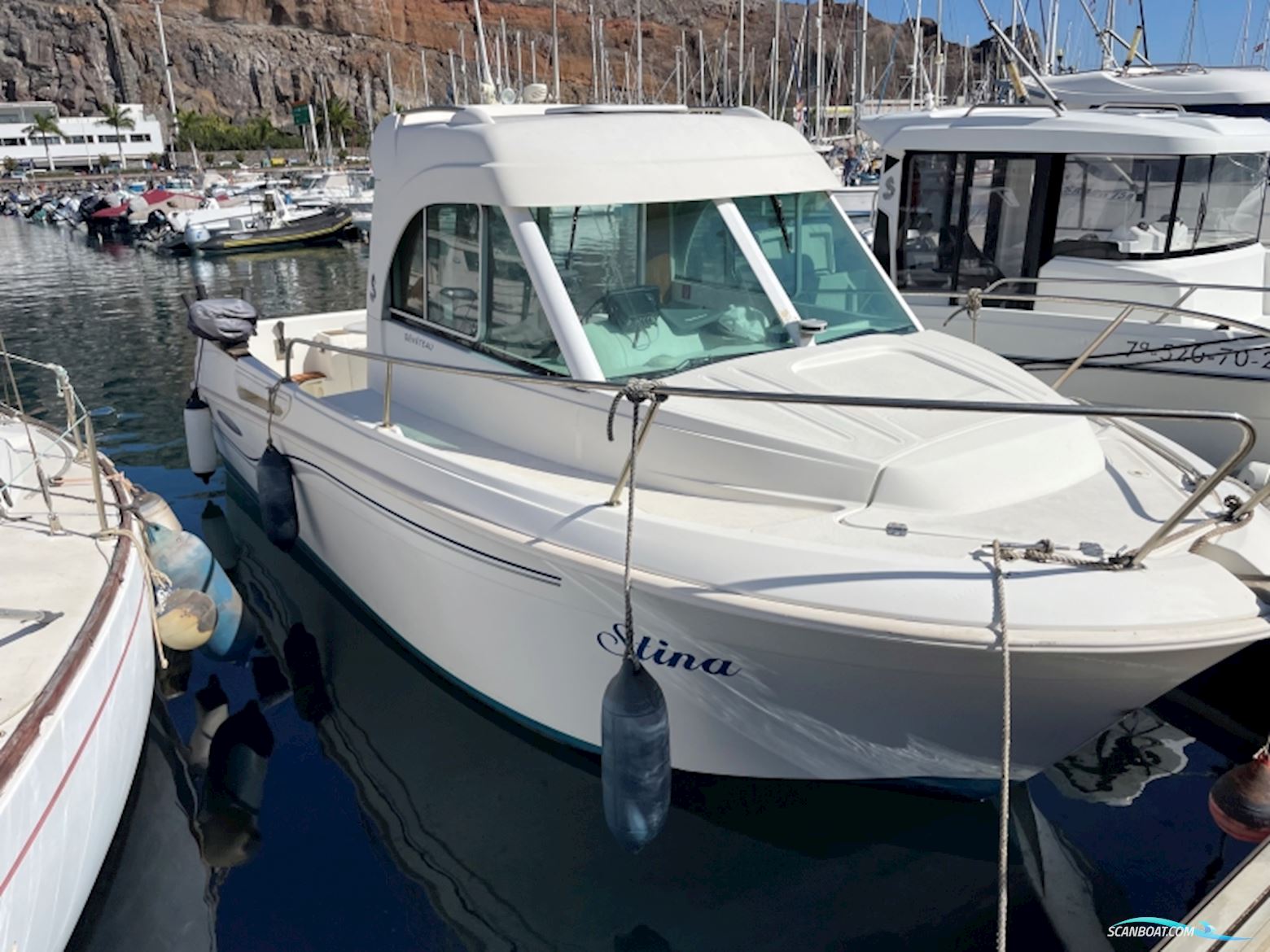 Beneteau Antares 650
