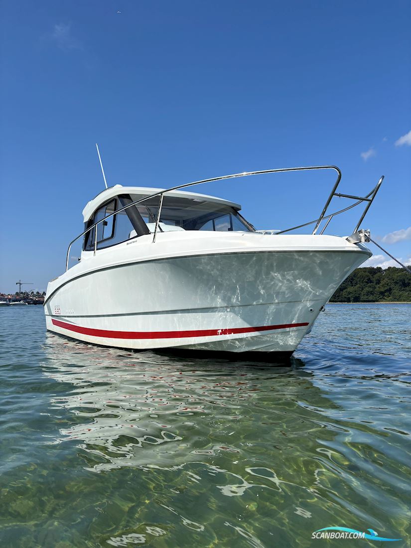 Beneteau Antares 680