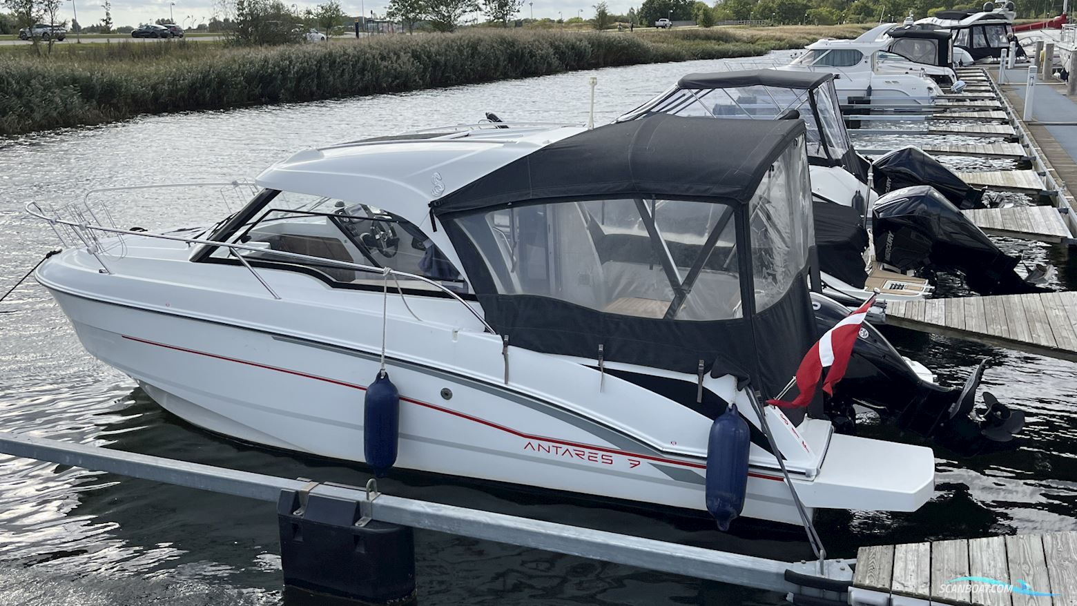 Beneteau Antares 7
