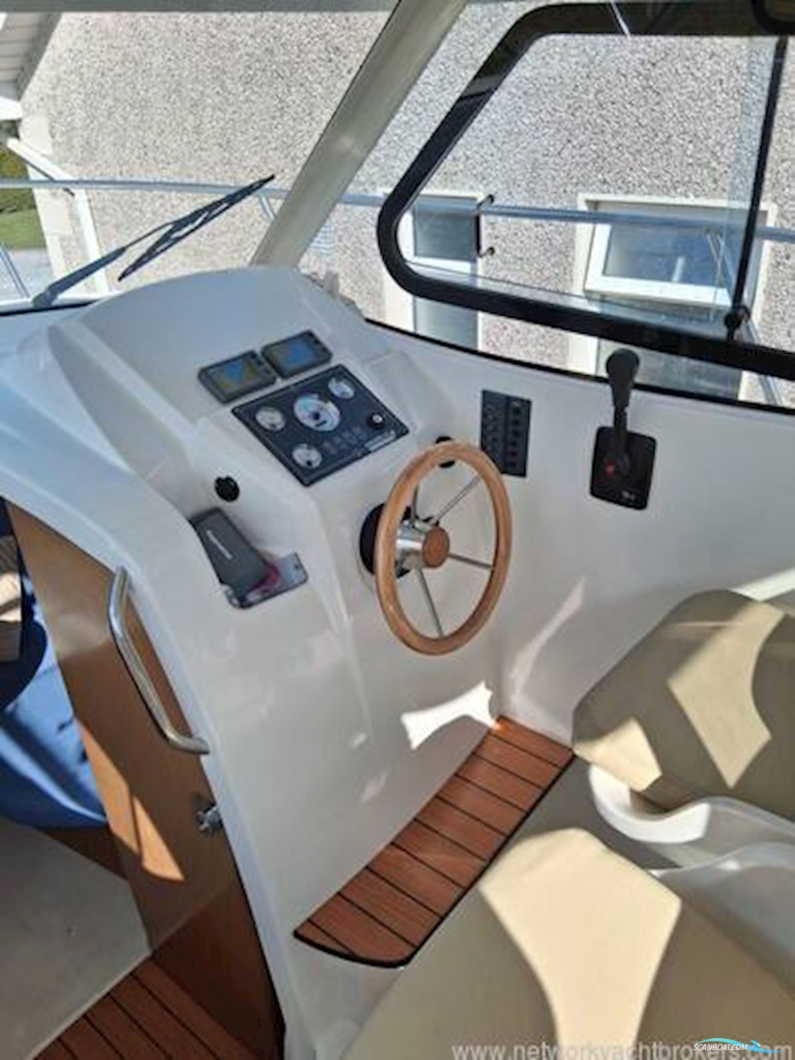 Beneteau Antares 7