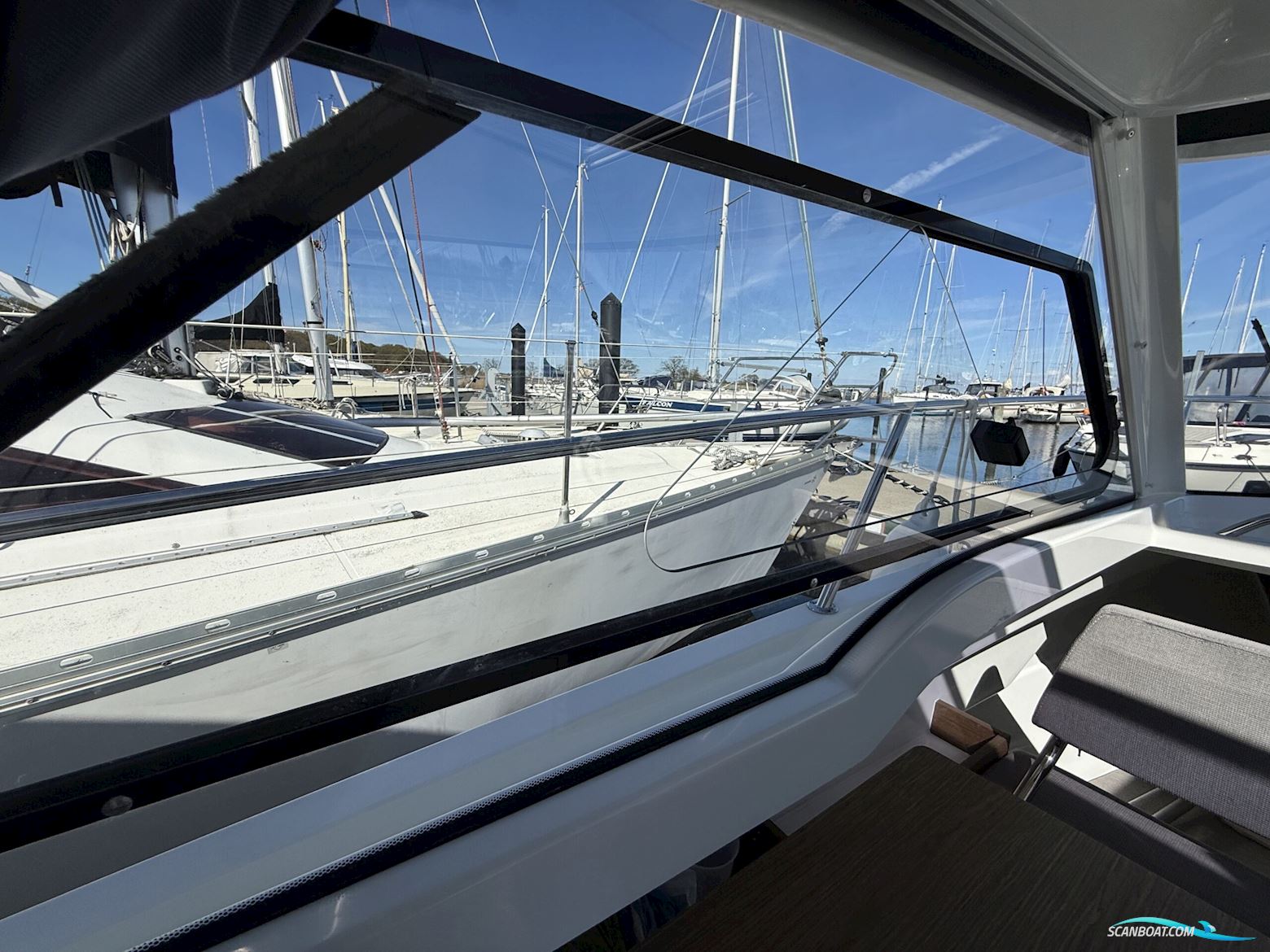 Beneteau Antares 7