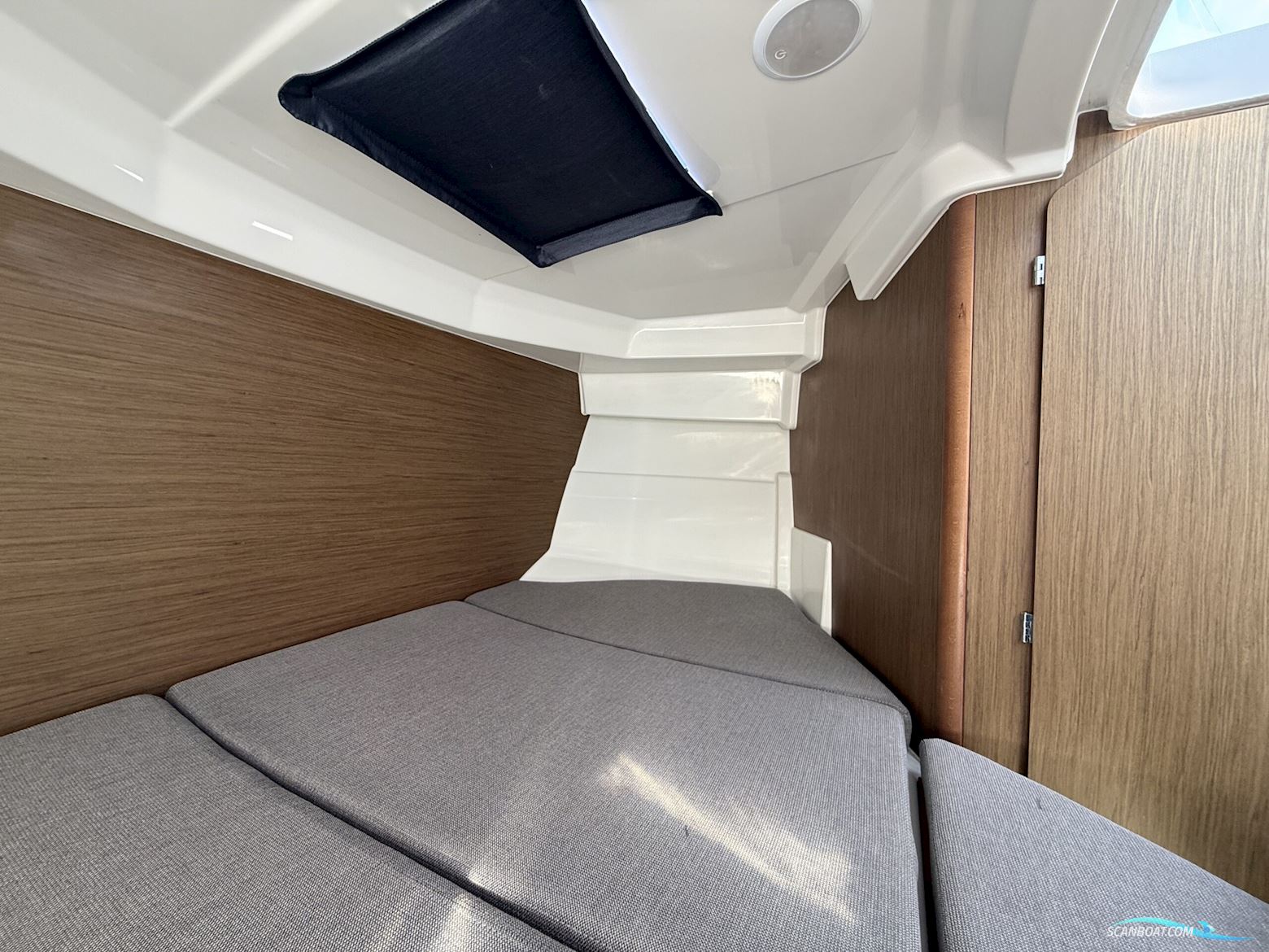 Beneteau Antares 7