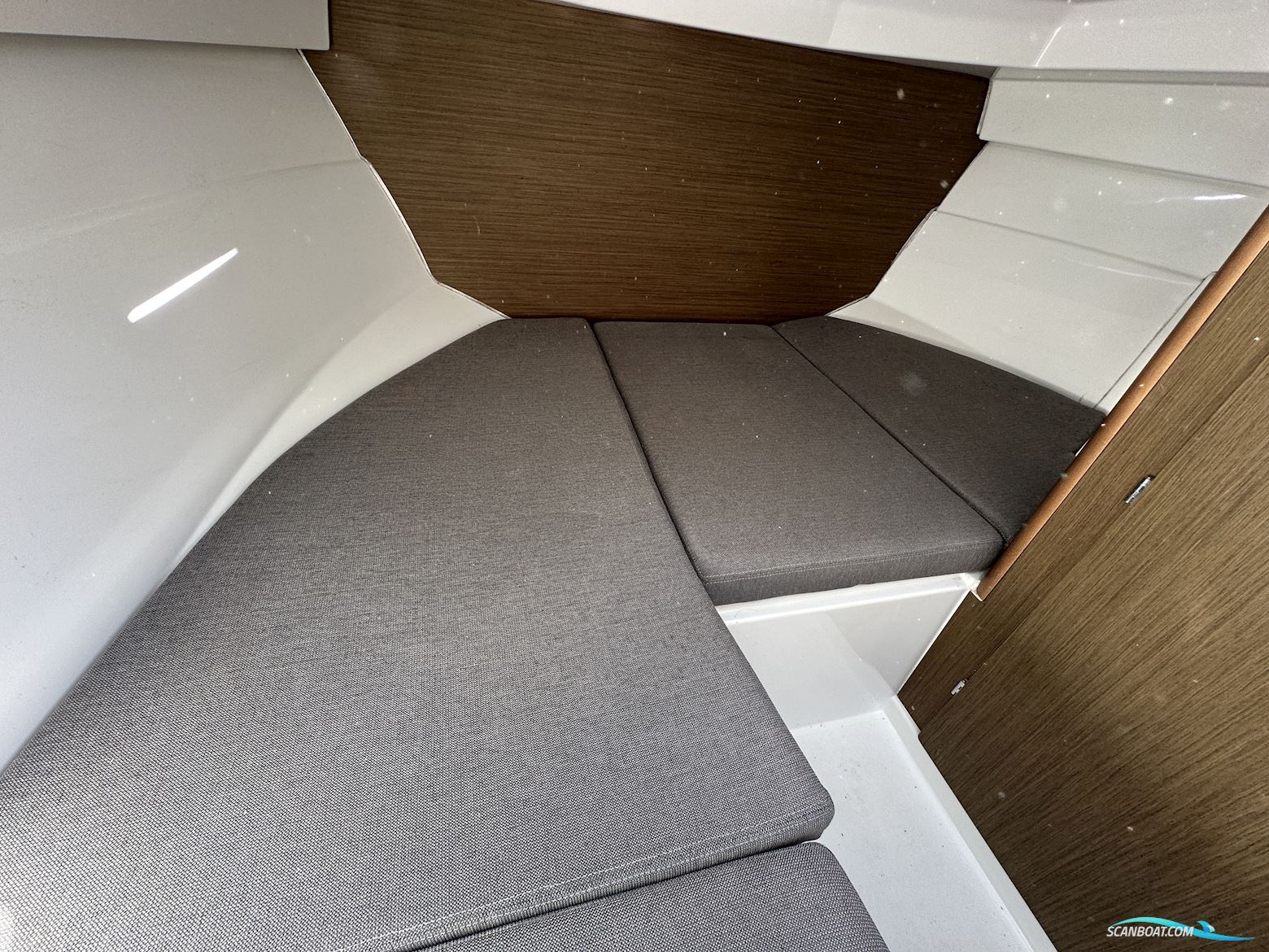 Beneteau Antares 7