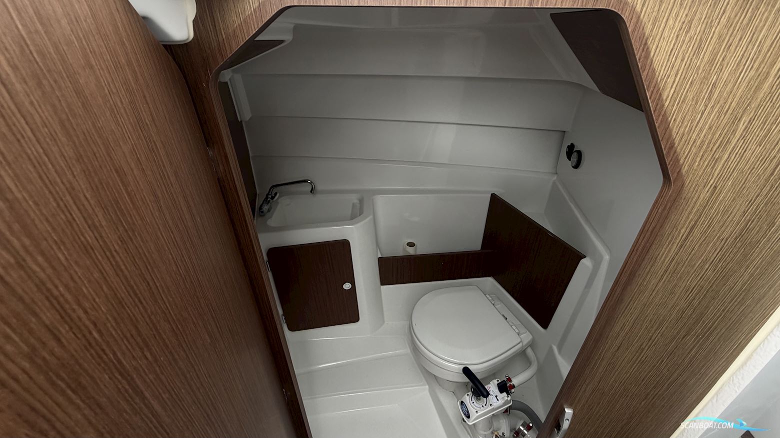 Beneteau Antares 7