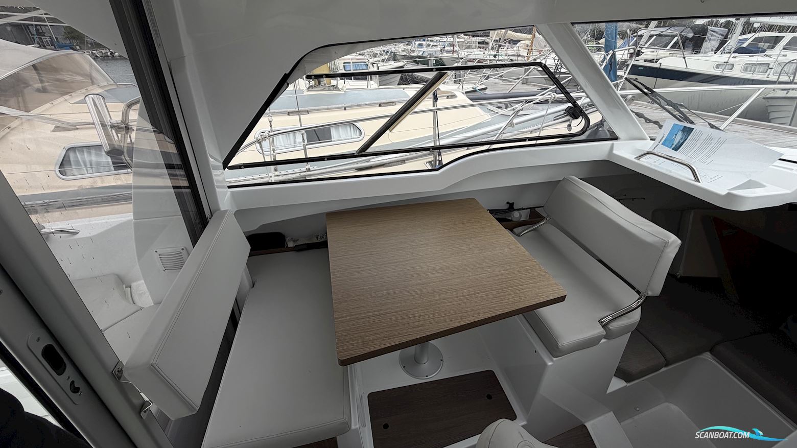 Beneteau Antares 7