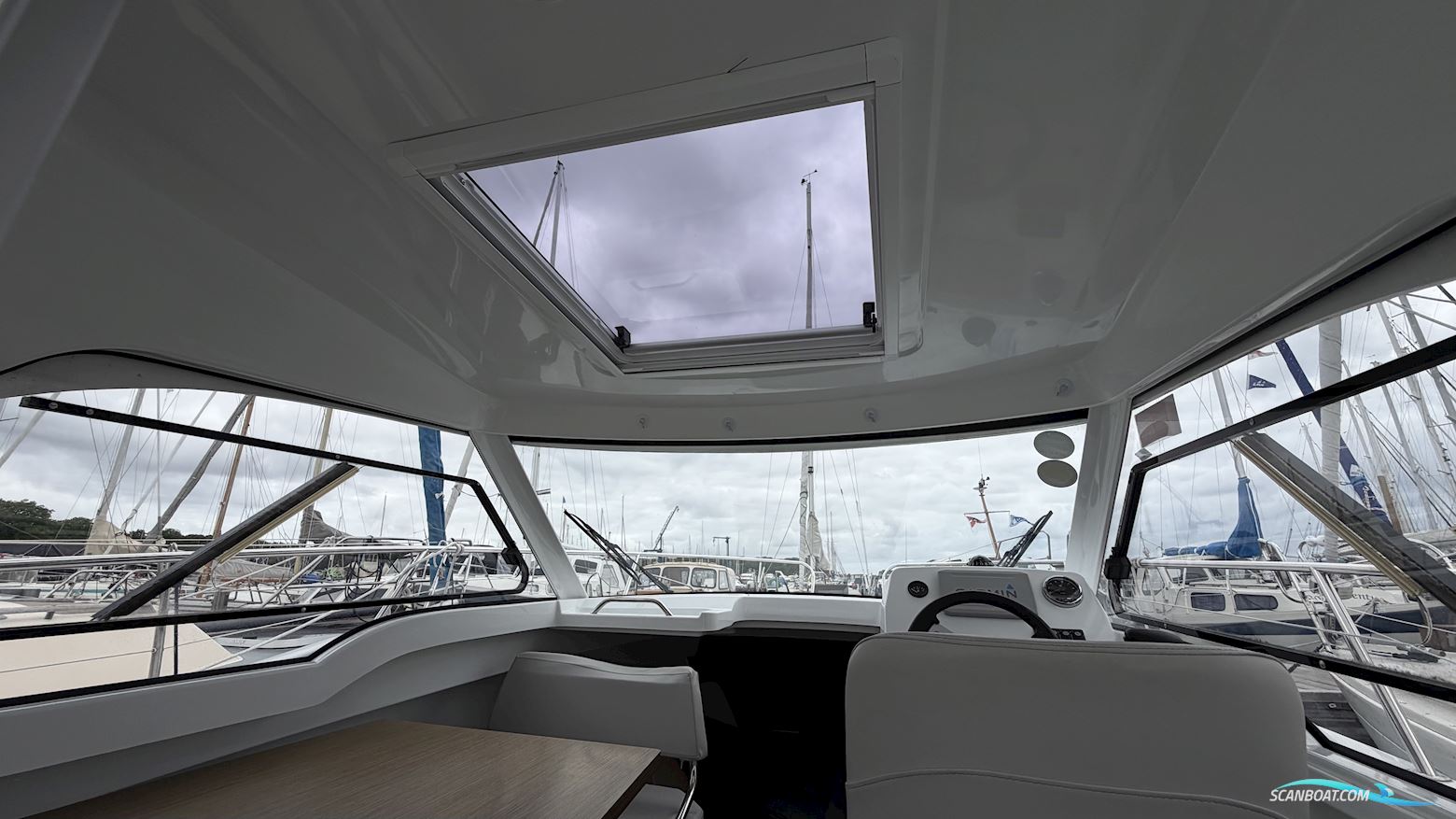 Beneteau Antares 7